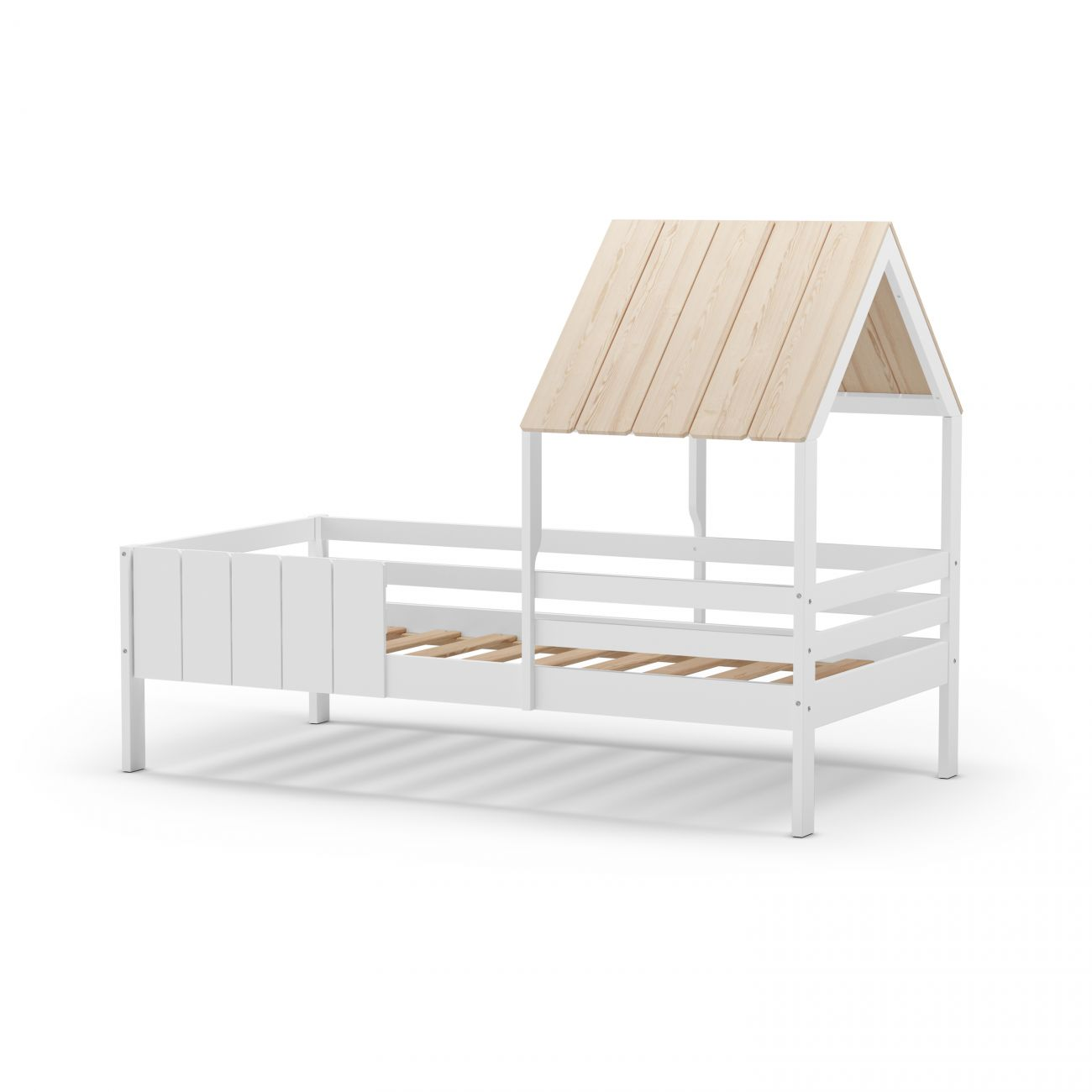 Una cama infantil blanca con estructura de techo y somier de lamas.