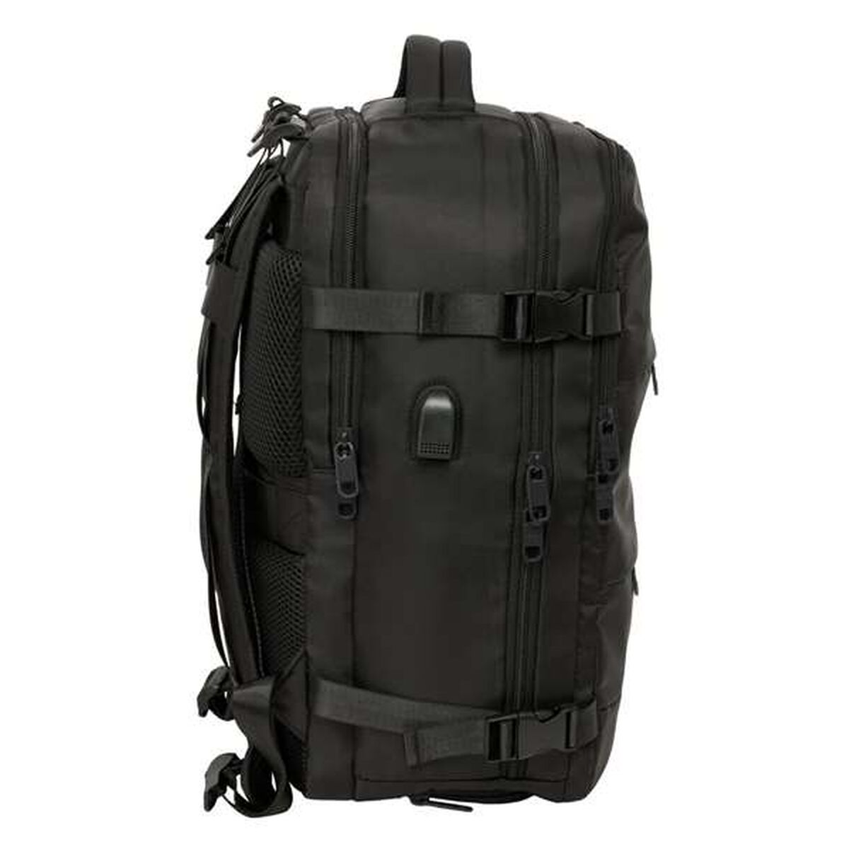 Schwarzer Rucksack mit vielen Reißverschlüssen und Schnallen, Netzfächern und Schultergurten.