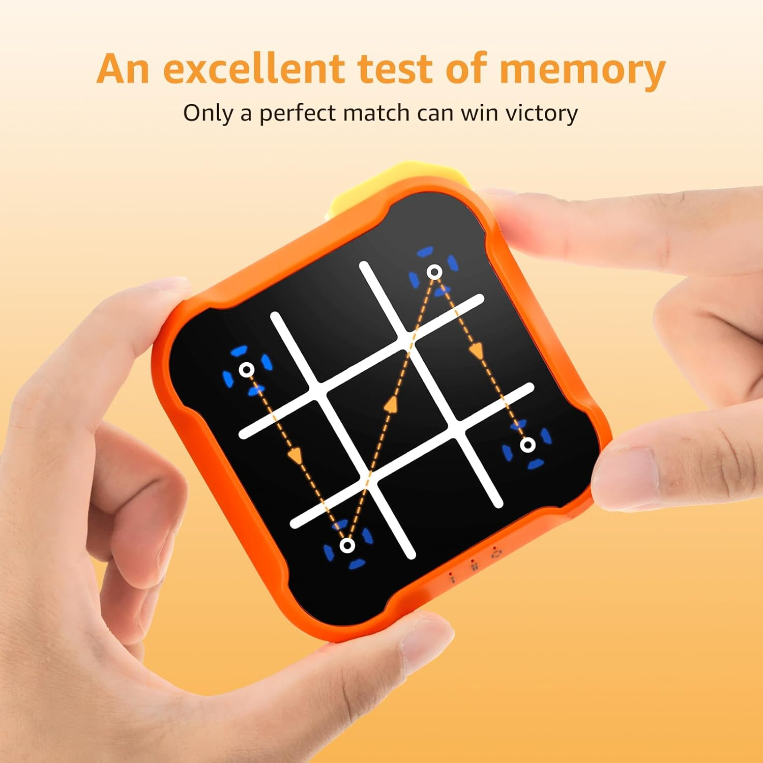 Orangefarbenes Spielzeug mit Tic-Tac-Toe-Brett, gehalten von Händen.