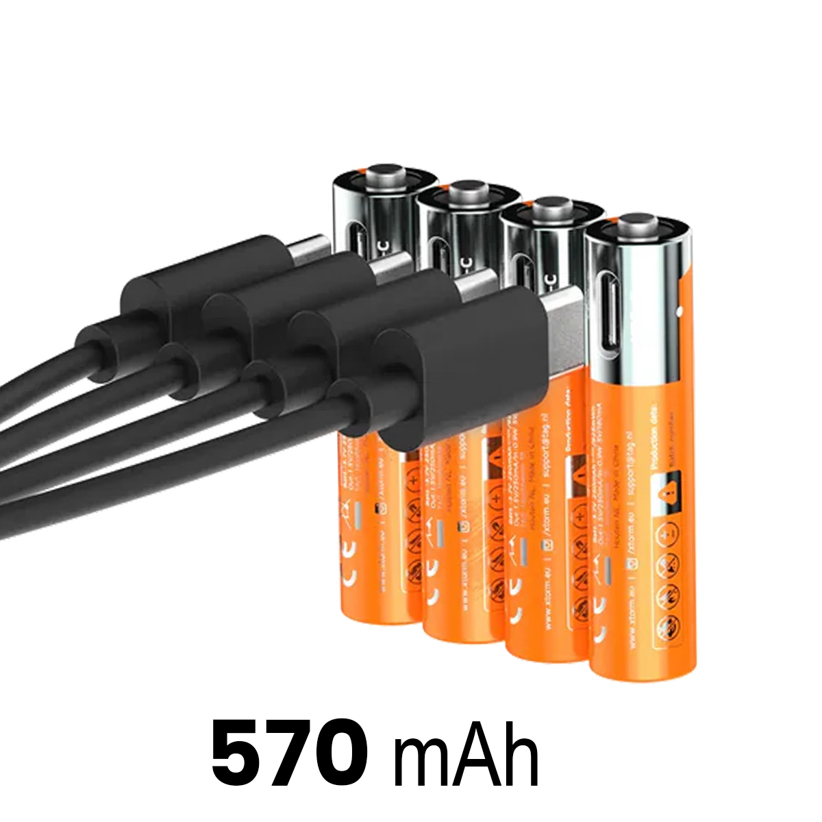 Vier orangefarbene AA-Batterien mit USB-C-Anschlüssen werden mit schwarzen Kabeln geladen.