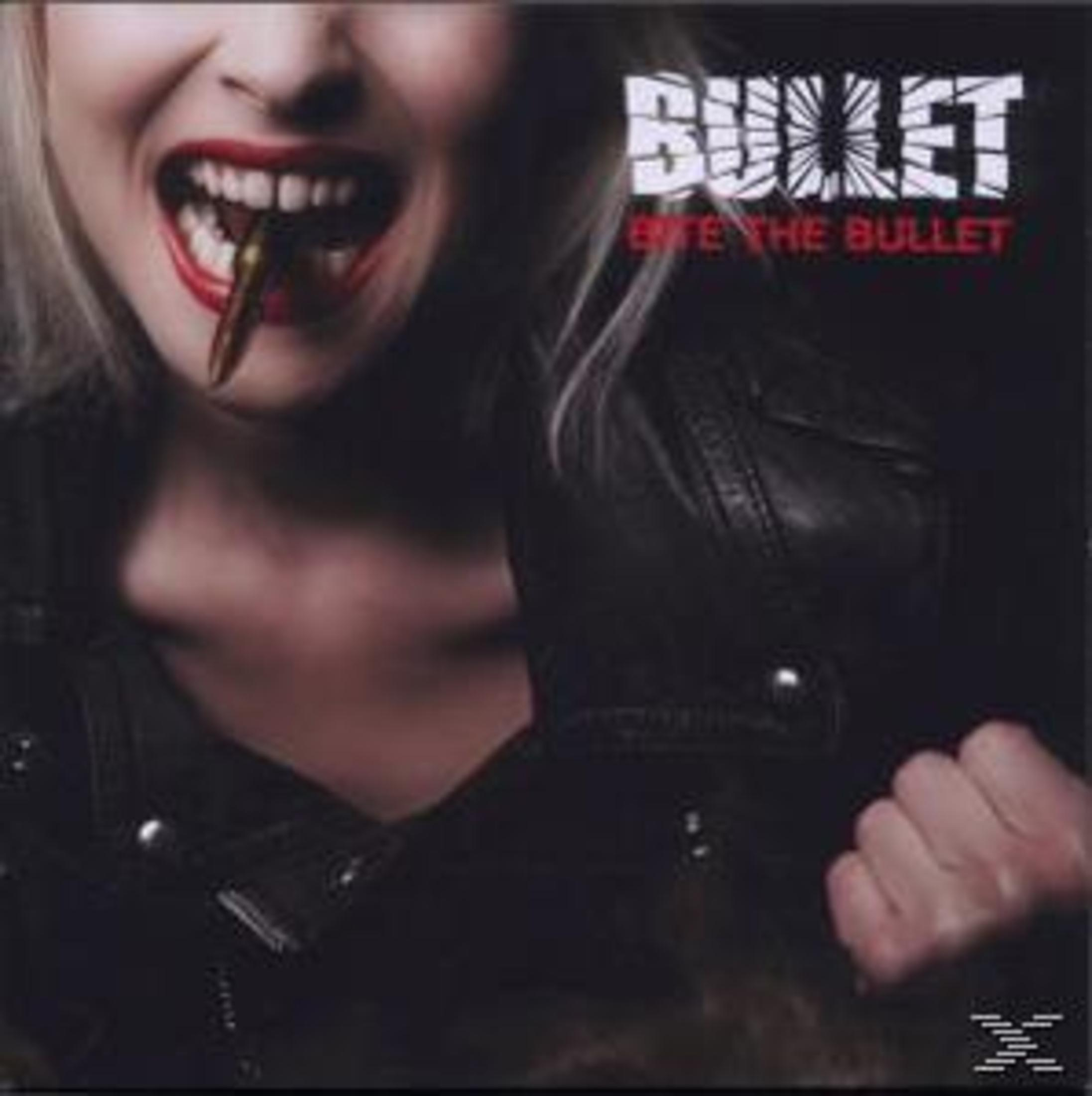 Eine Frau mit roten Lippen beißt in eine goldene Kugel. Der Bandname BULLET steht oben.