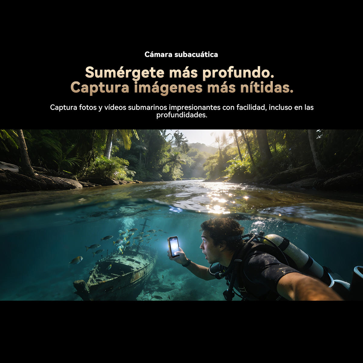 Un buzo fotografía un pecio con su teléfono en un entorno de selva tropical.