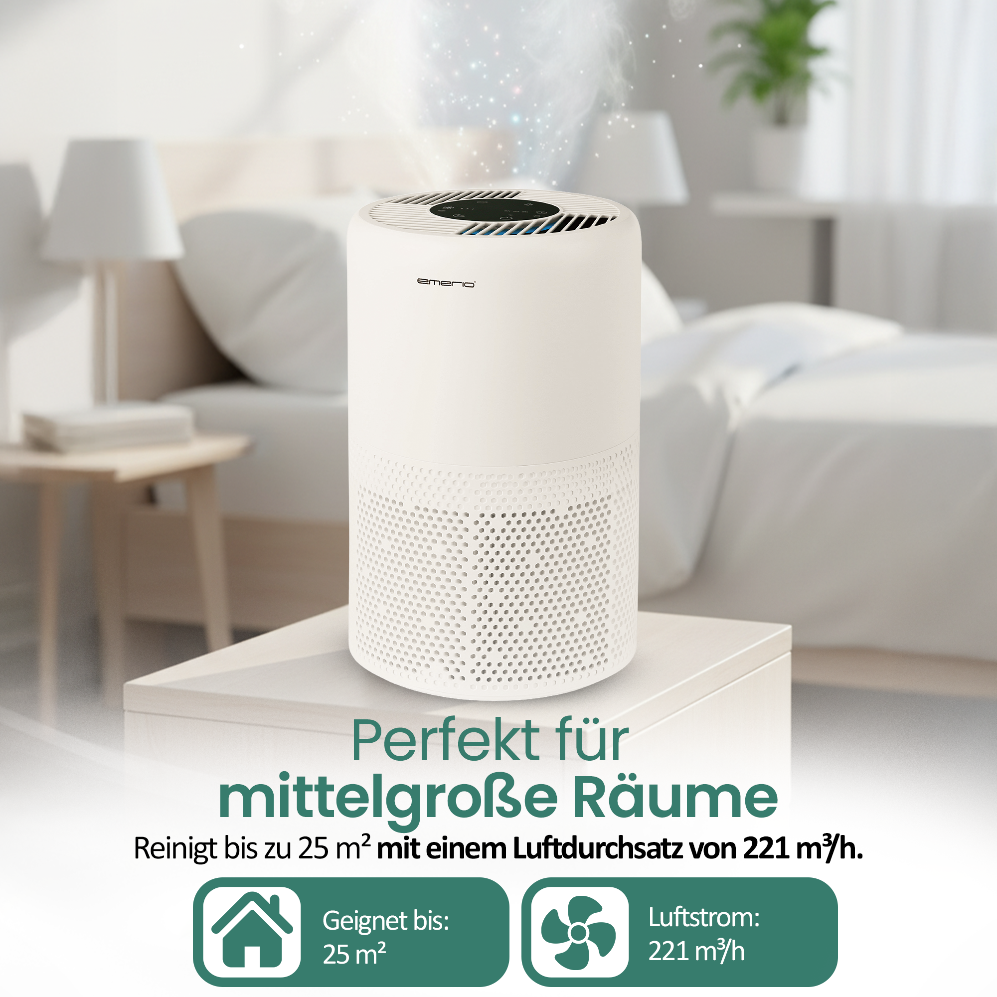 Ein weißer Luftreiniger steht auf einem Nachttisch neben einem Bett. Er ist für mittelgroße Räume geeignet.