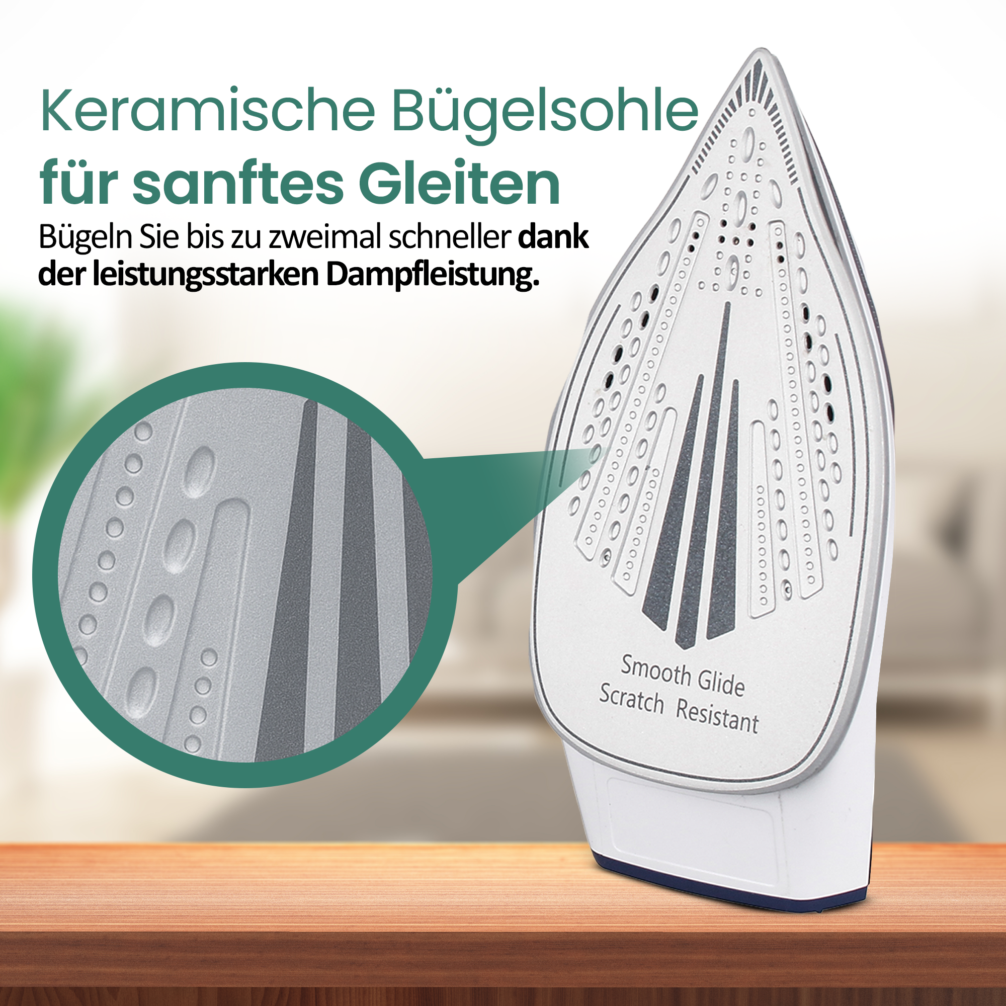 Bügeleisen mit Keramiksohle und Dampföffnungen. Nahaufnahme zeigt glatte Oberfläche.