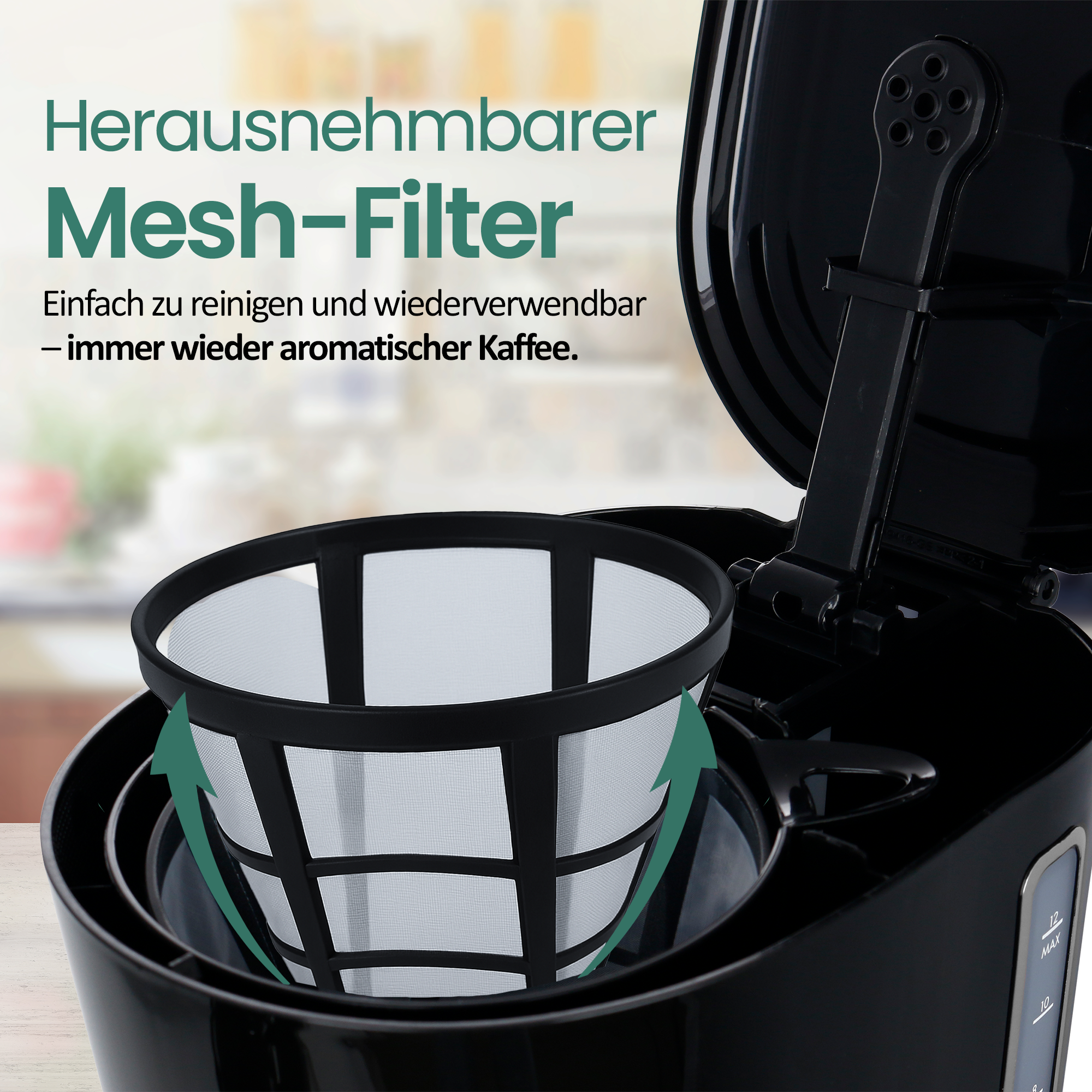 Nahaufnahme eines herausnehmbaren Mesh-Kaffeefilters in einer Kaffeemaschine.