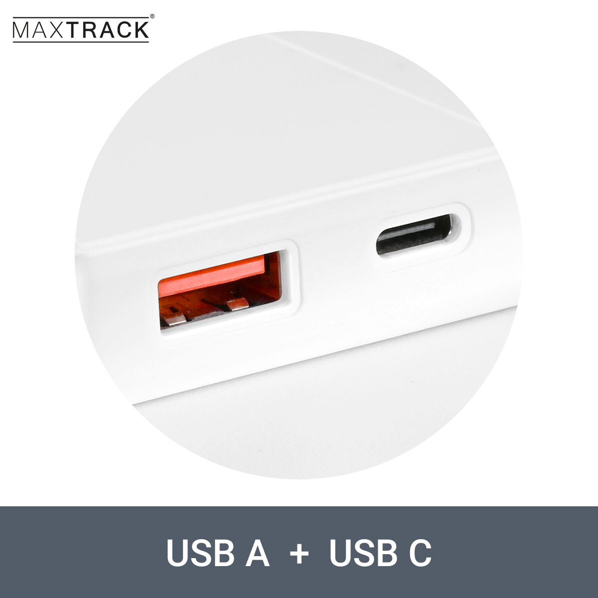 Nahaufnahme einer weißen Powerbank mit USB-A- und USB-C-Anschlüssen.