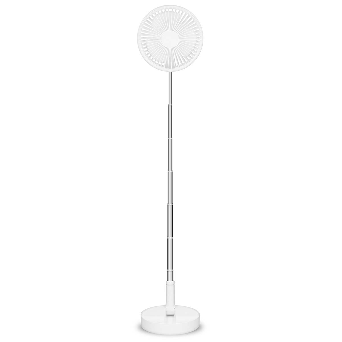 Ein weißer Standventilator mit silbernem Teleskopstiel auf rundem Fuß.