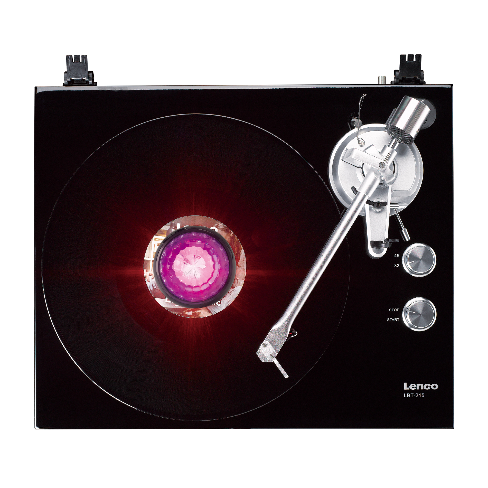 Zwarte platenspeler met zilveren toonarm en roze licht in de plaat.