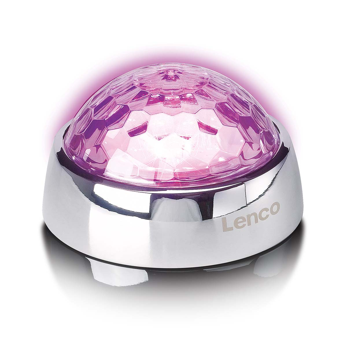 Een roze discobal lamp met facetontwerp en chroombasis.
