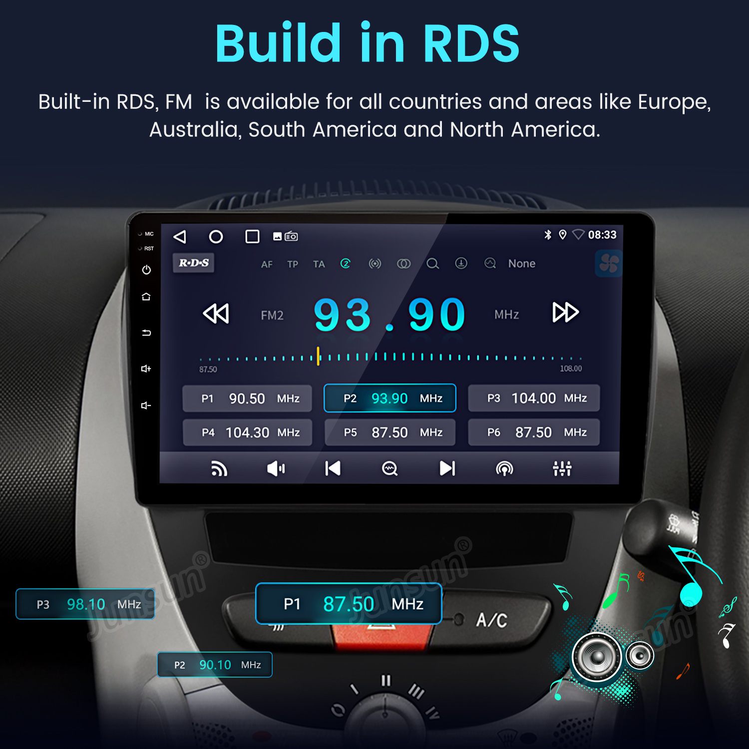 Il display di una radio per auto mostra FM2 a 93,90 MHz con stazioni preimpostate.