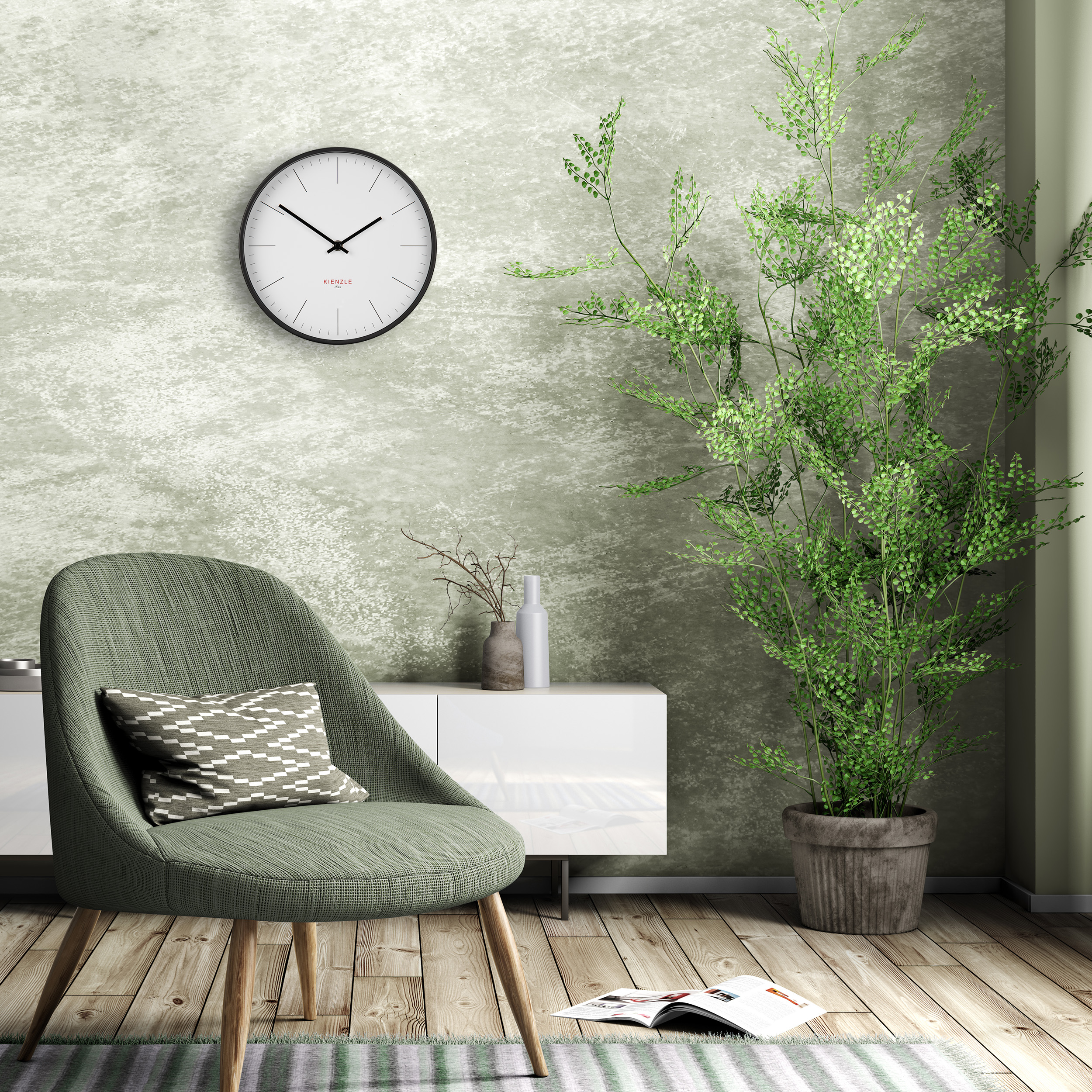Una poltrona verde con cuscino davanti a un muro con orologio e pianta.