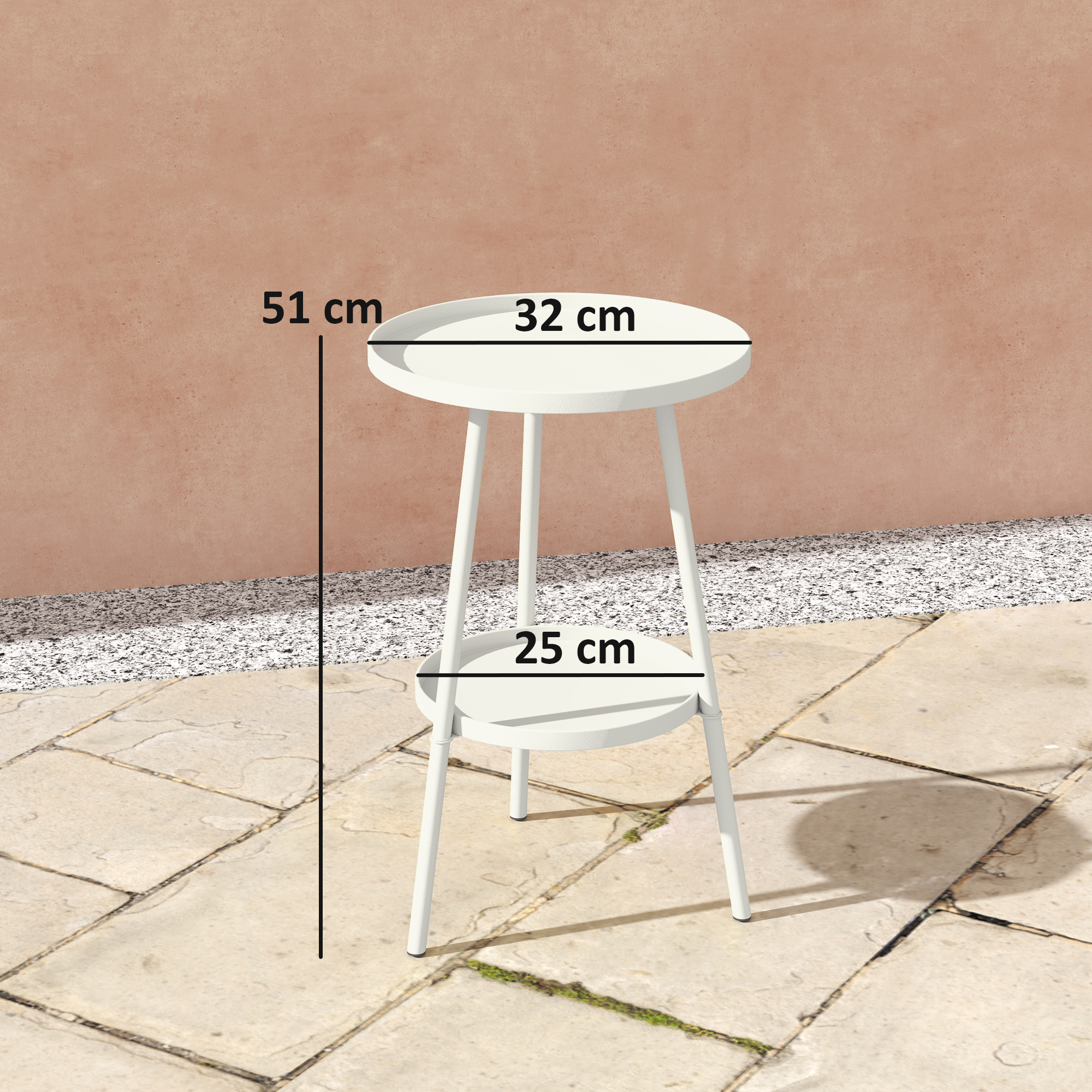 Una mesa auxiliar blanca de dos niveles, de 51 cm de altura, en un patio pavimentado.