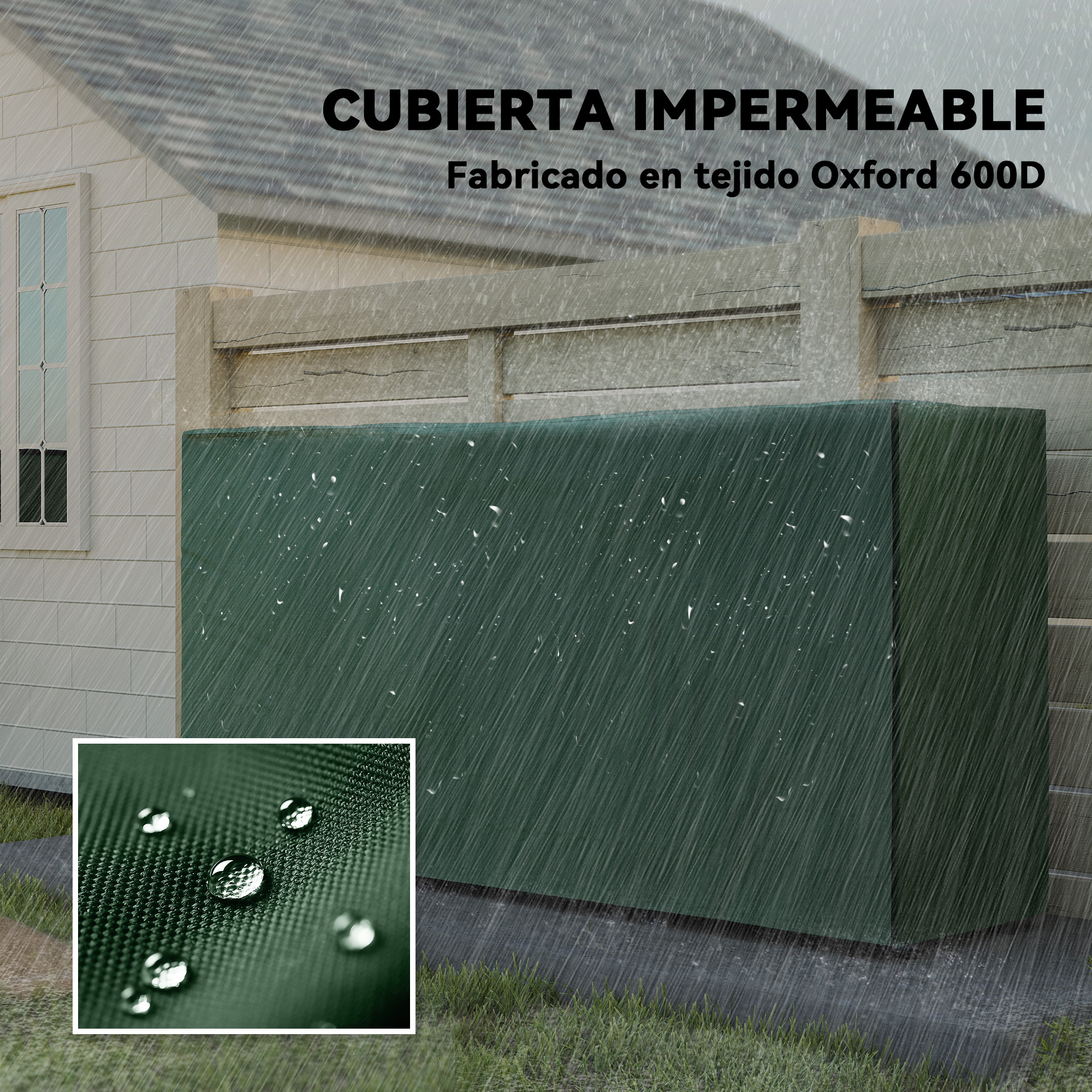 Funda impermeable verde oscuro junto a una casa bajo la lluvia.