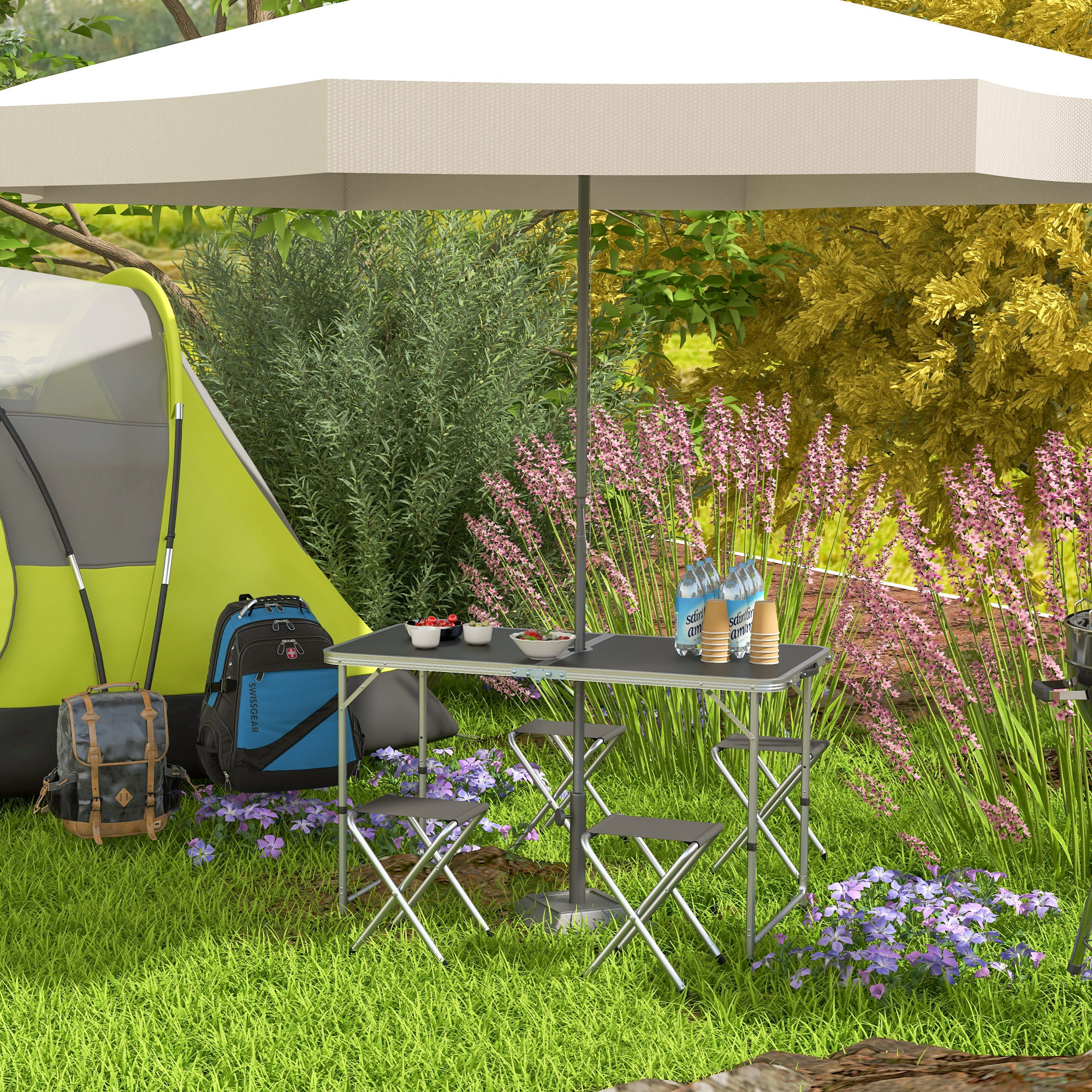 Un camping con tienda de campaña, mesa, sillas, mochilas y flores.