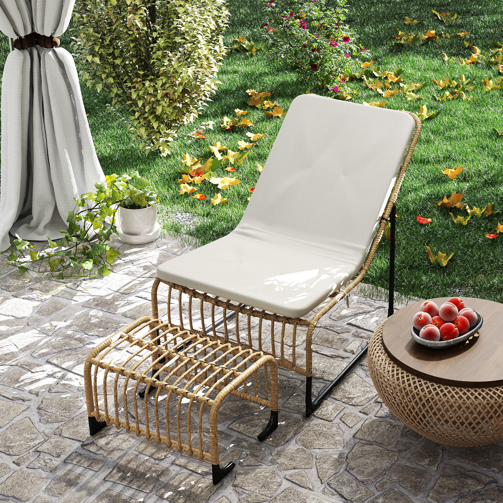 Un sillón de mimbre con otomana y cuenco de fruta en un patio pavimentado.