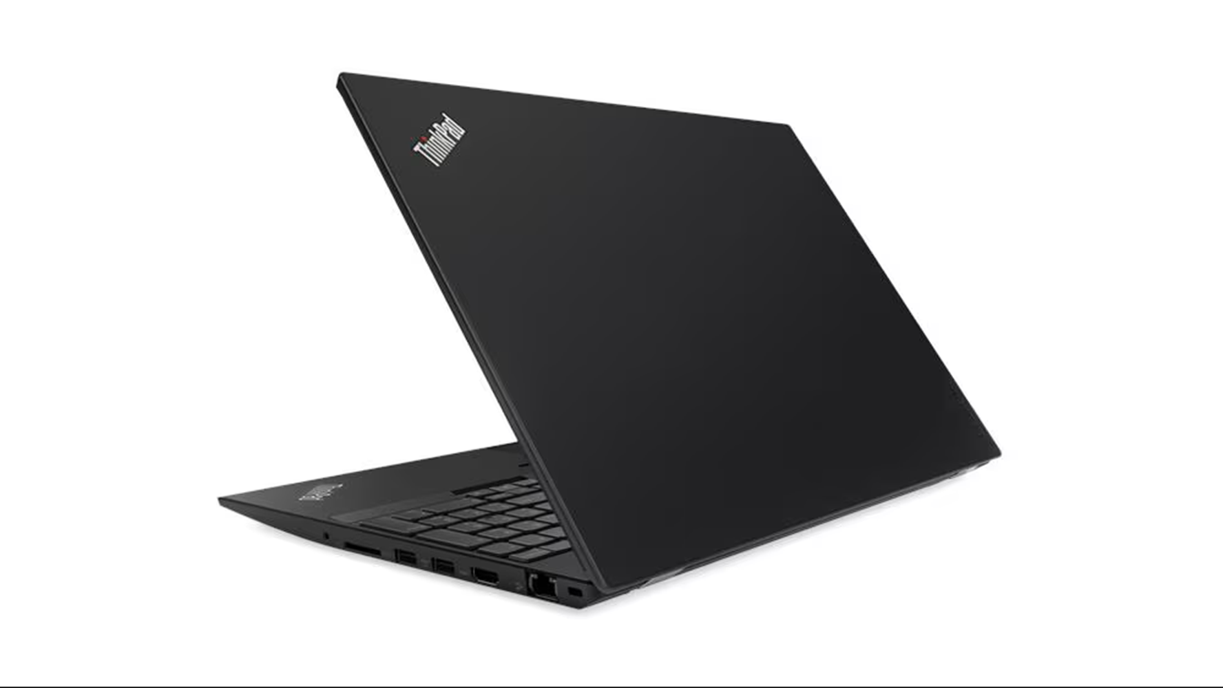 Ein schwarzer Laptop mit geöffnetem Deckel und Tastatur auf weißem Hintergrund.