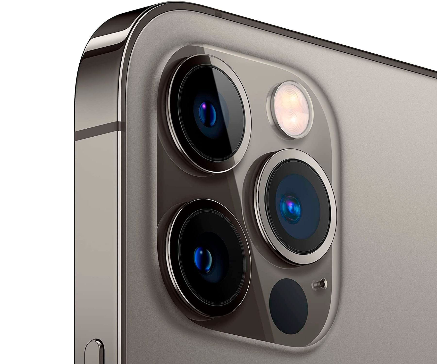 Primo piano del retro di uno smartphone grigio, con tre obiettivi e flash.