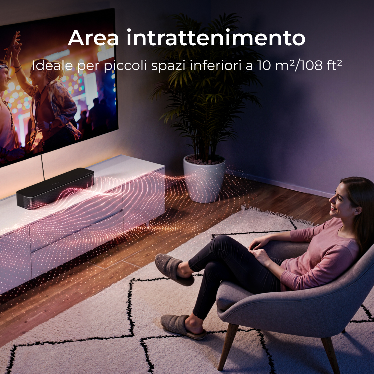 Una donna si rilassa su una poltrona mentre onde sonore emanano da una soundbar.