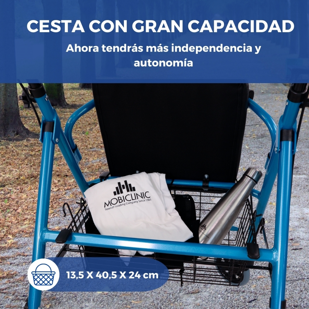 Un andador azul con una cesta que contiene una bolsa blanca y una botella metálica.