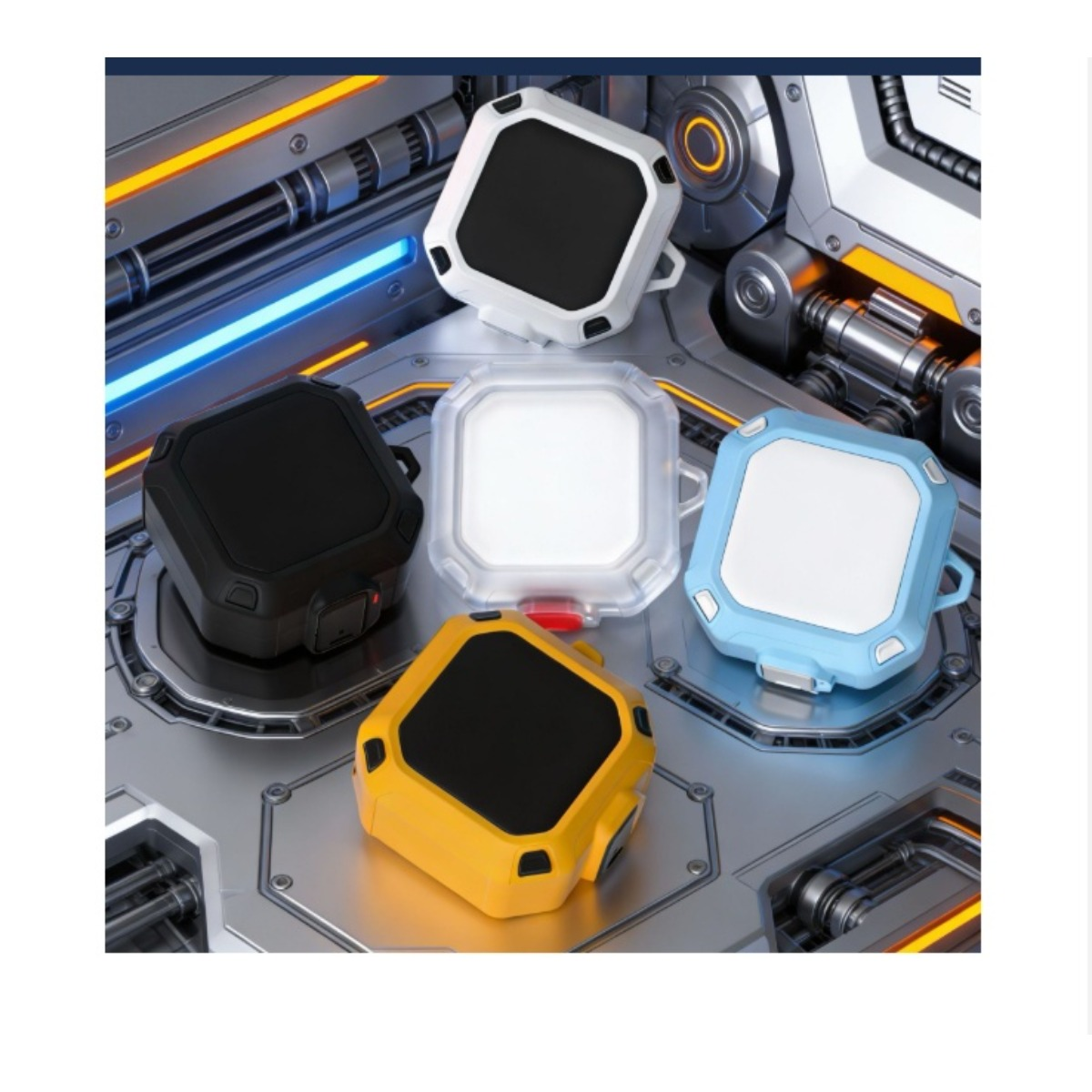 Cuatro fundas cuadradas en negro, blanco, azul y amarillo sobre fondo metálico.