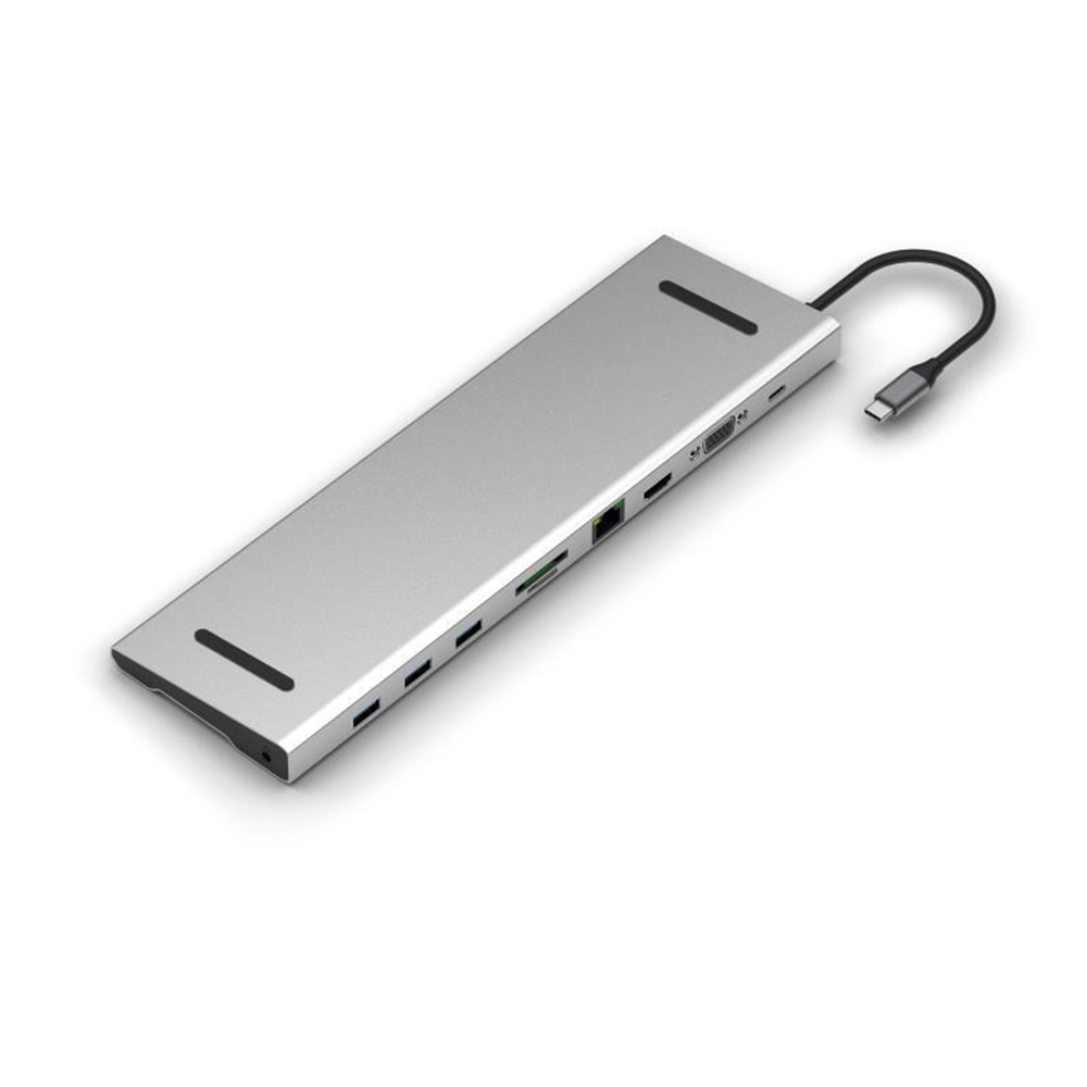 Gümüş renkli USB-C hub, çoklu bağlantı noktası ve kablolu.