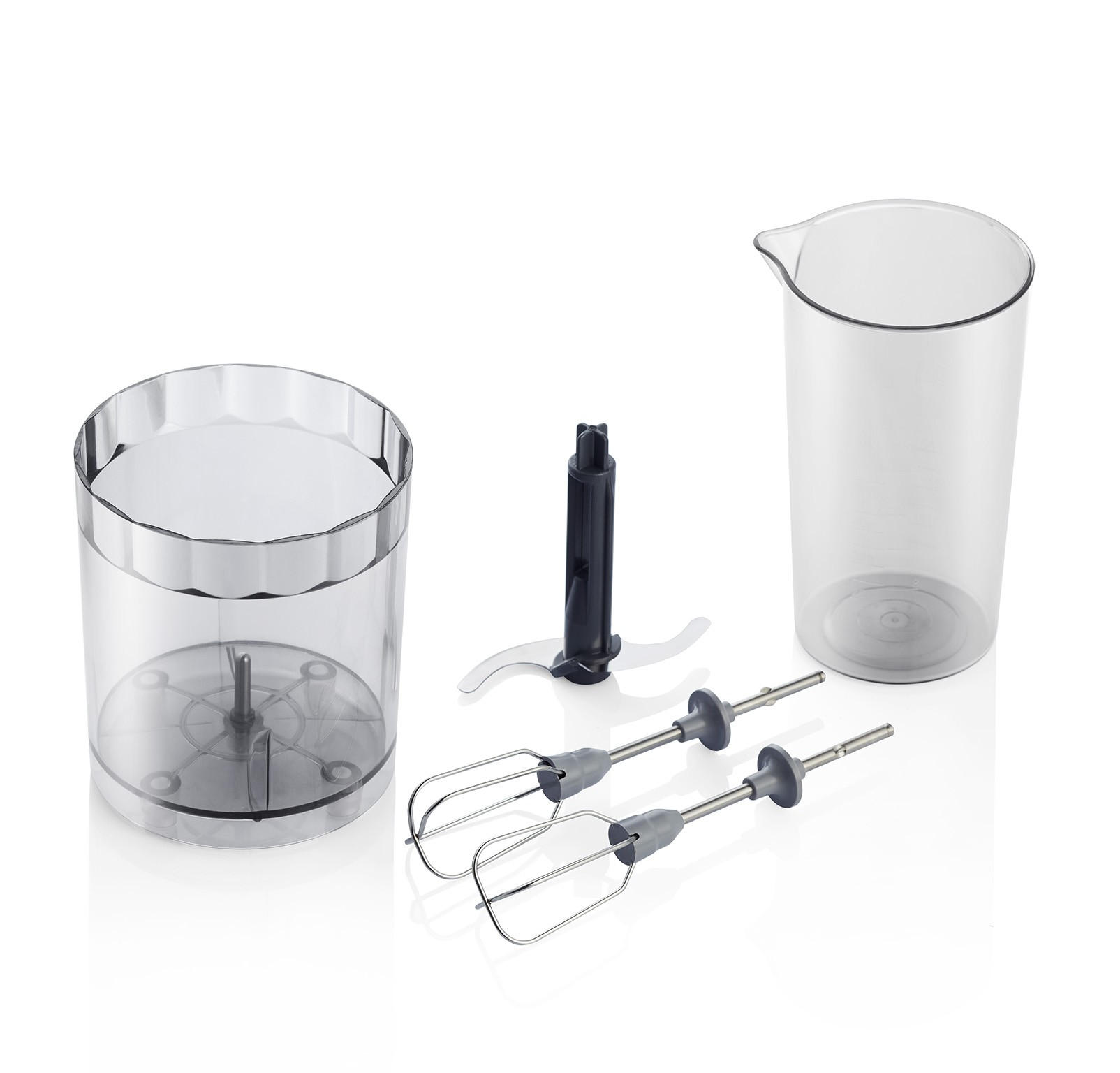 Mutfak aksesuarları: ölçü kabı, doğrayıcı, çırpıcılar.