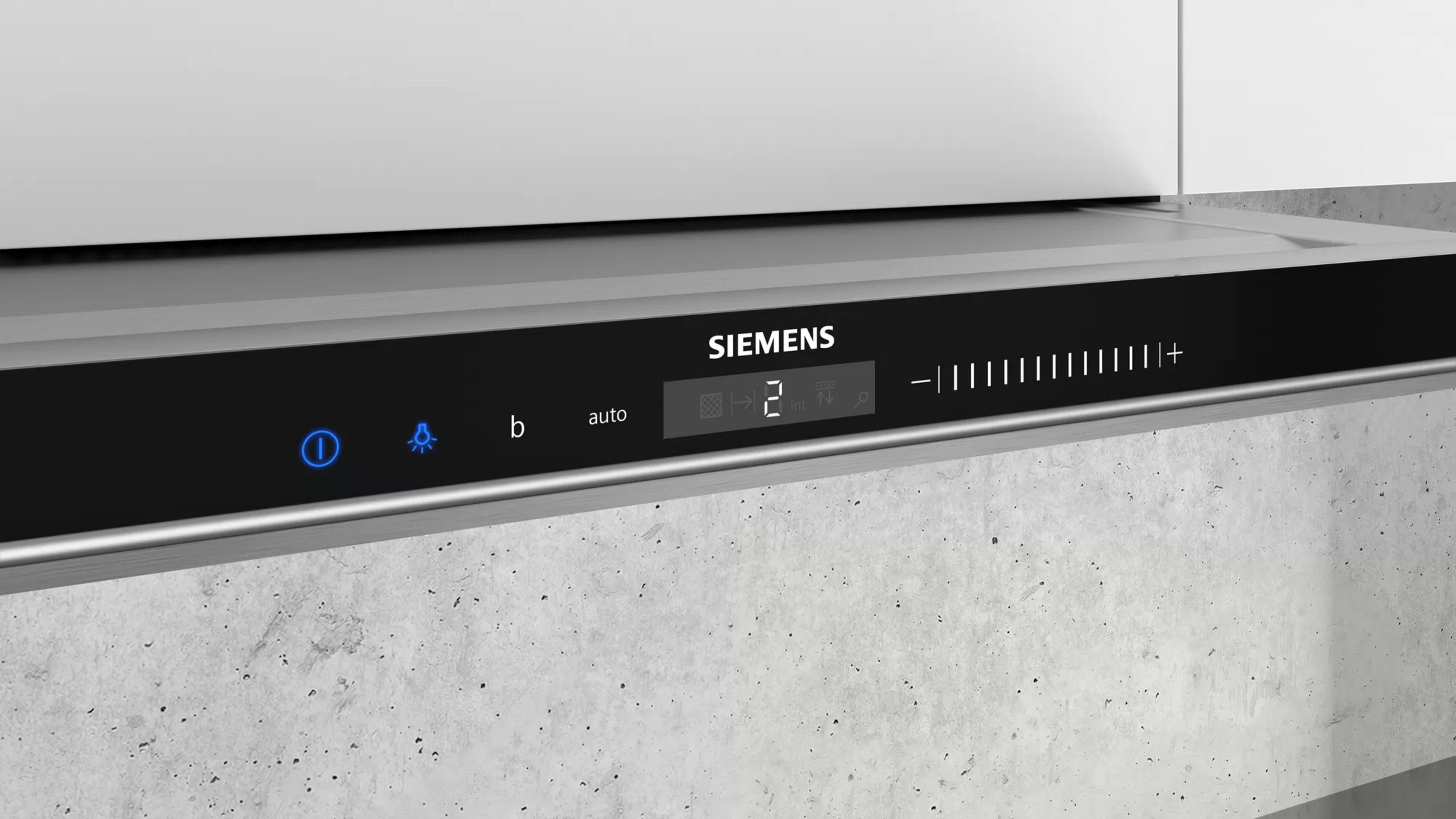Siemens-Abzugshaube mit digitaler Anzeige, Bedienelementen und Lichtern.