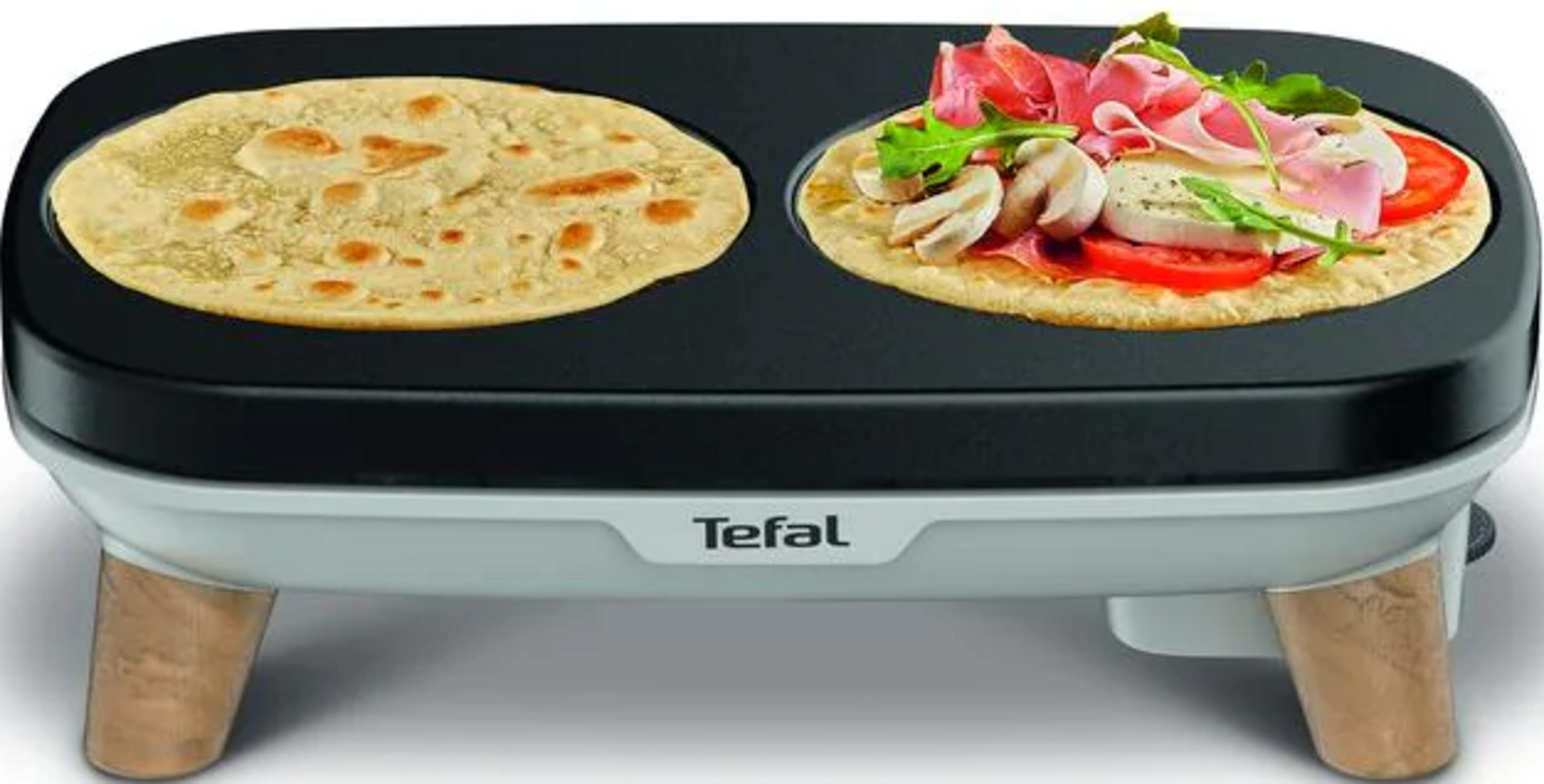 Tefalowa patelnia do naleśników z jednym zwykłym i jednym z dodatkami.