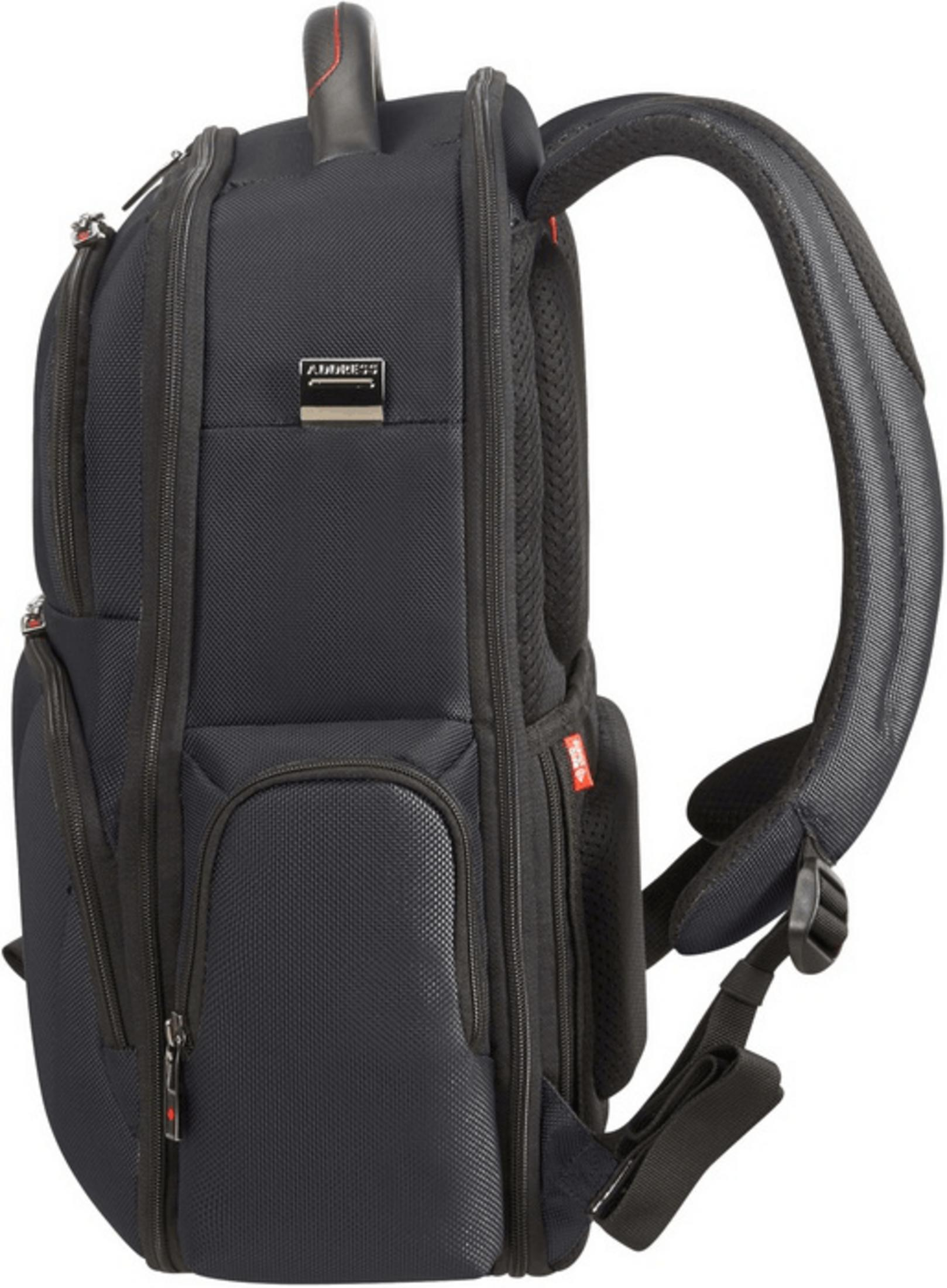 Schwarzer Rucksack mit gepolsterten Trägern und vielen Reißverschlusstaschen.
