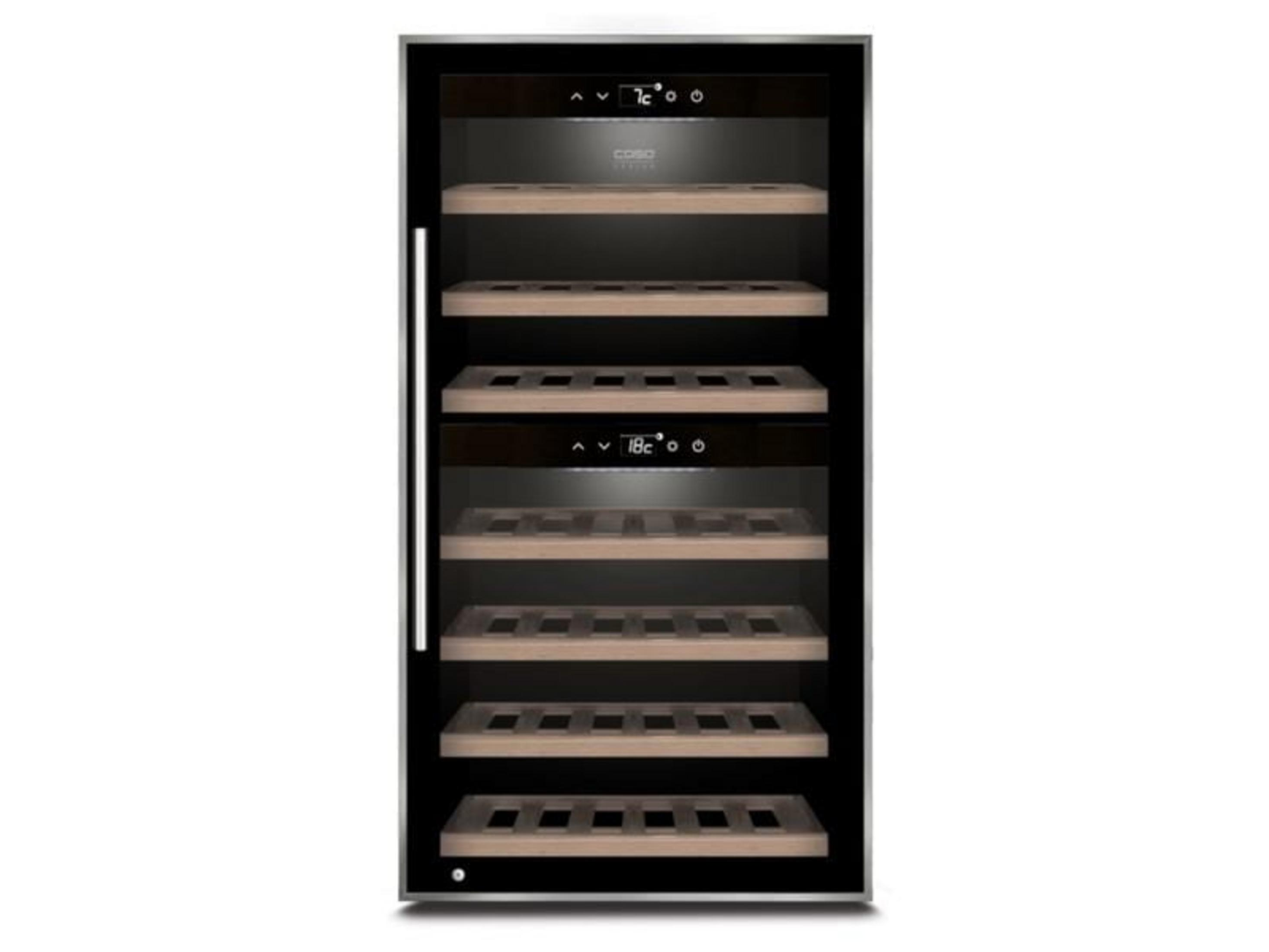 Ein schwarzer Weinkühlschrank mit Glastür und Holzböden.