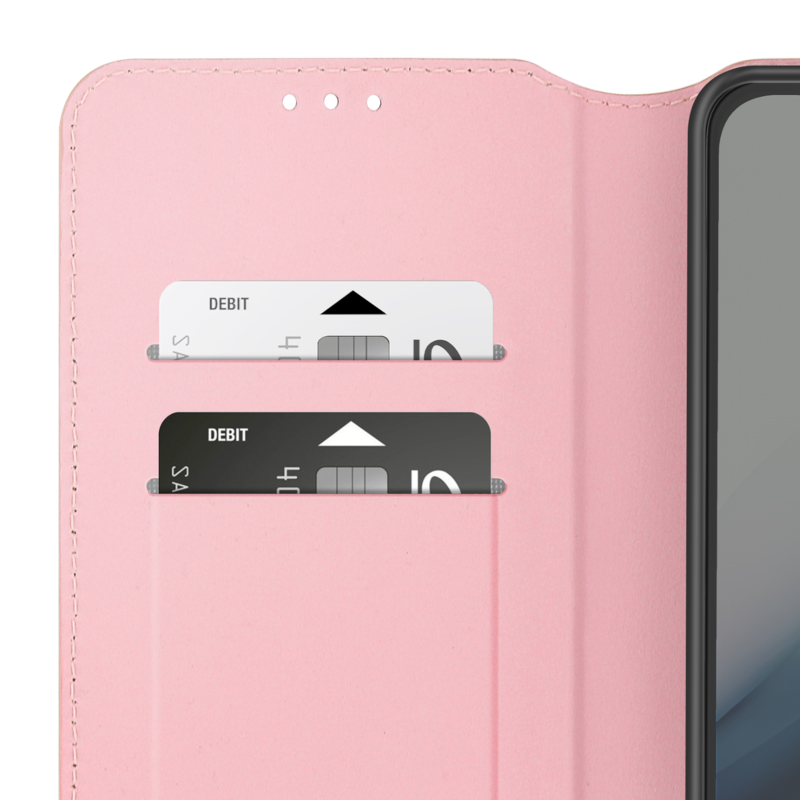 Una custodia rosa a flip per telefono con due fessure per carte mostra carte di debito.