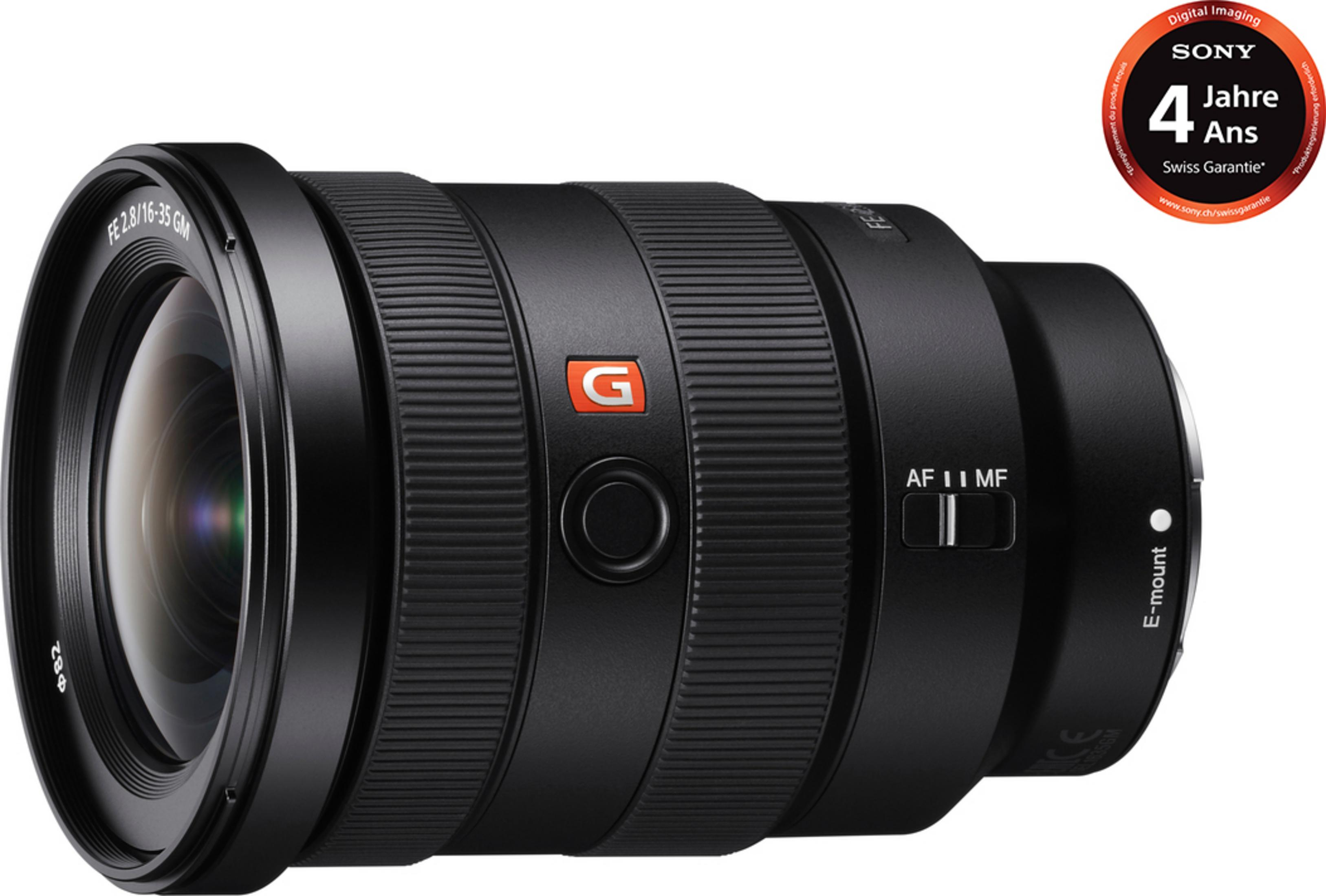Un objectif photo Sony FE 2.8/16-35 GM noir avec logo G et monture E.