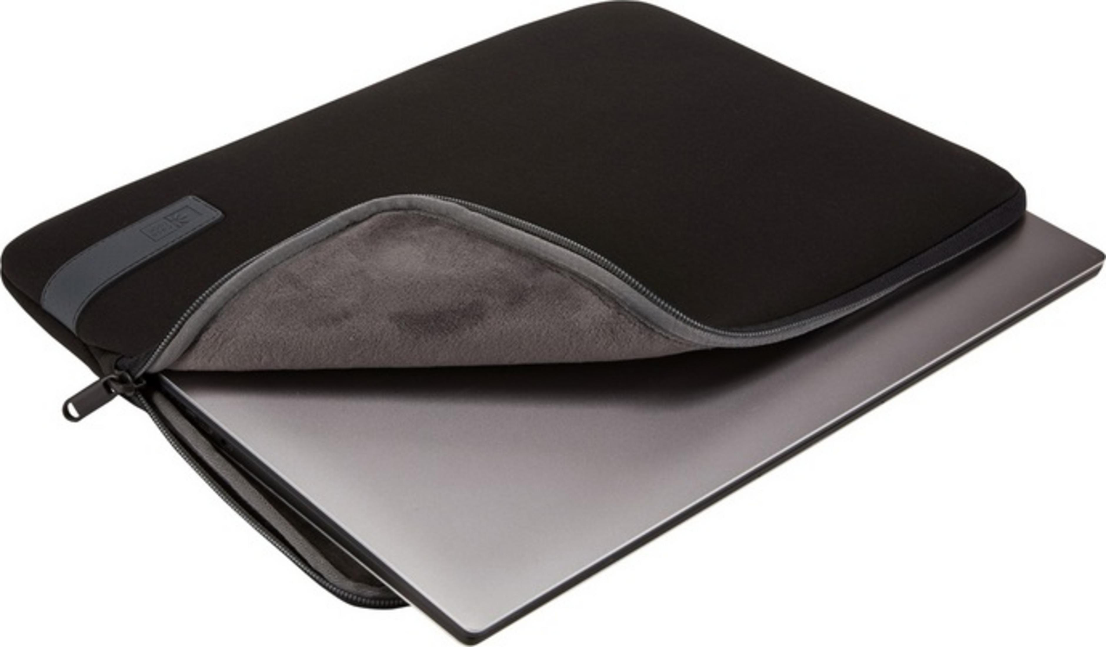 Una custodia nera per laptop con fodera grigia, un laptop è parzialmente all'interno.