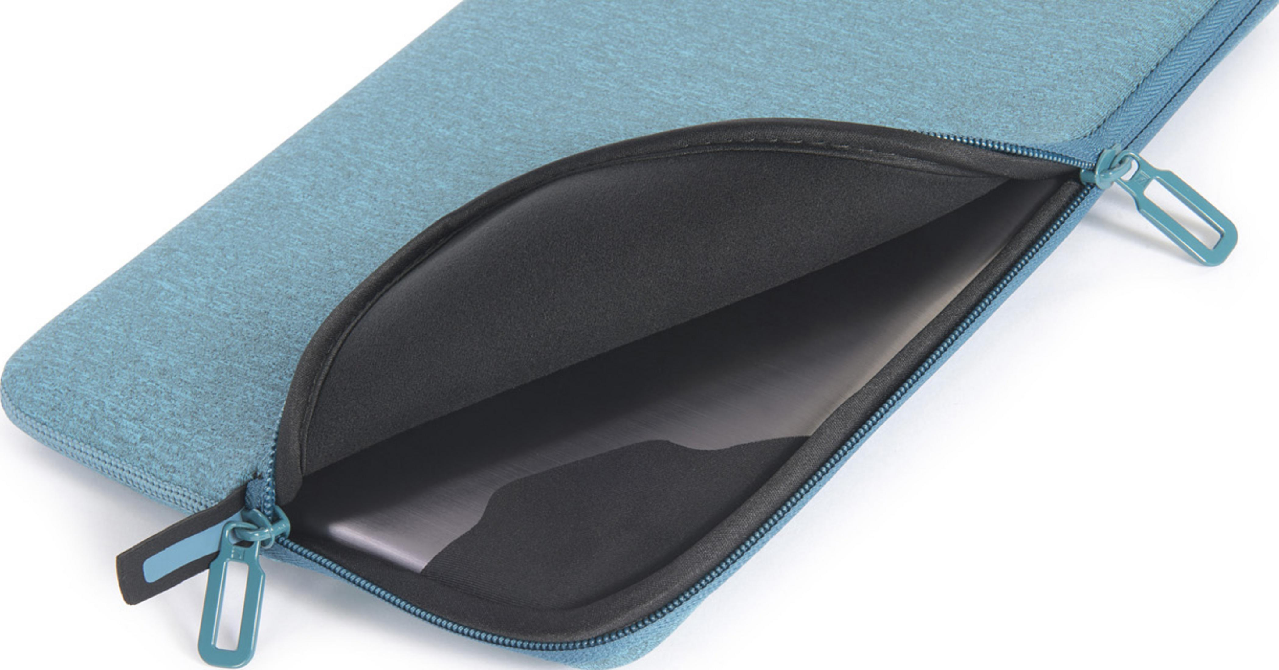 Una custodia blu chiaro per laptop con cerniera aperta, che rivela un interno scuro.
