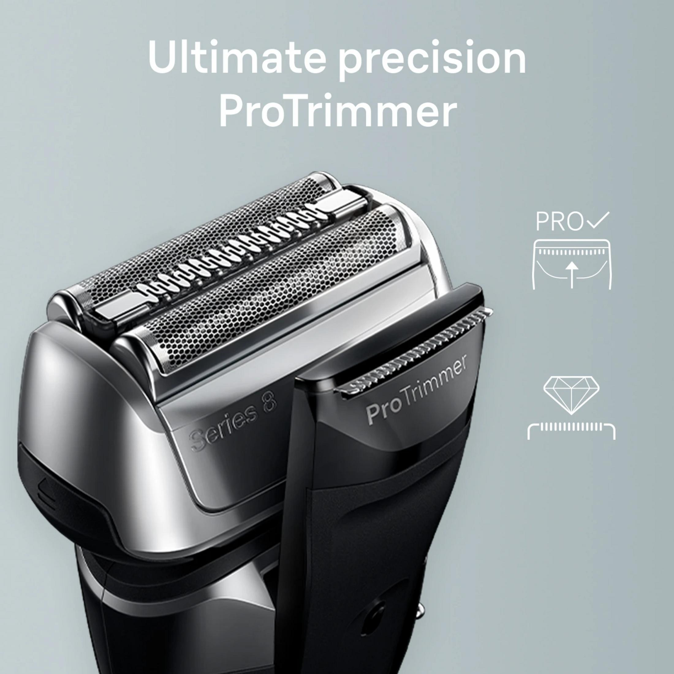 Zbliżenie srebrno-czarnej golarki elektrycznej z napisami "Series 8" i "ProTrimmer".