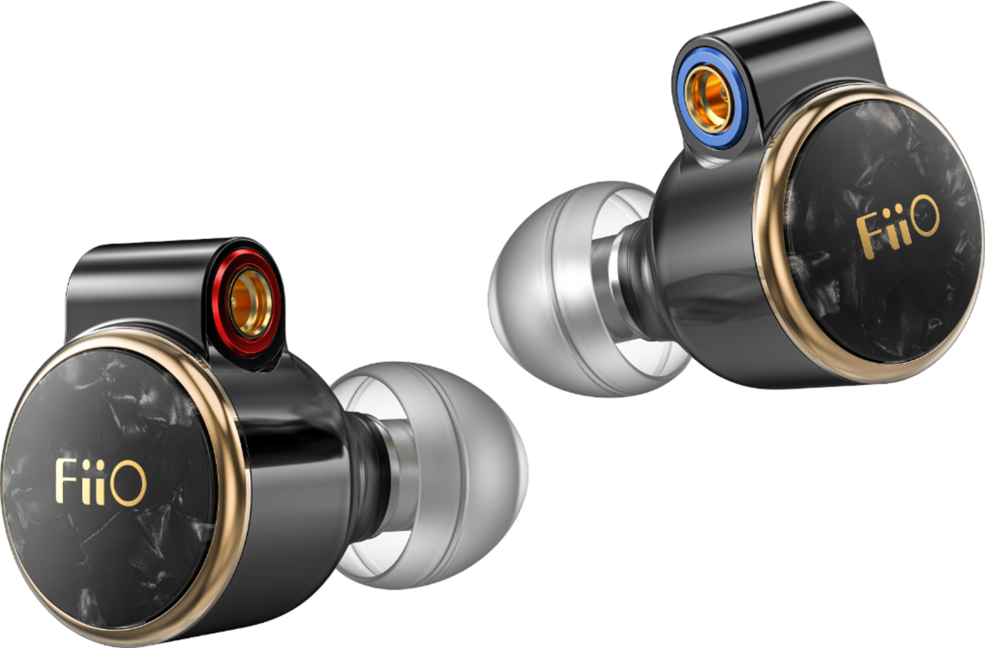 Dos auriculares FiiO negros con patrón de mármol y borde dorado.