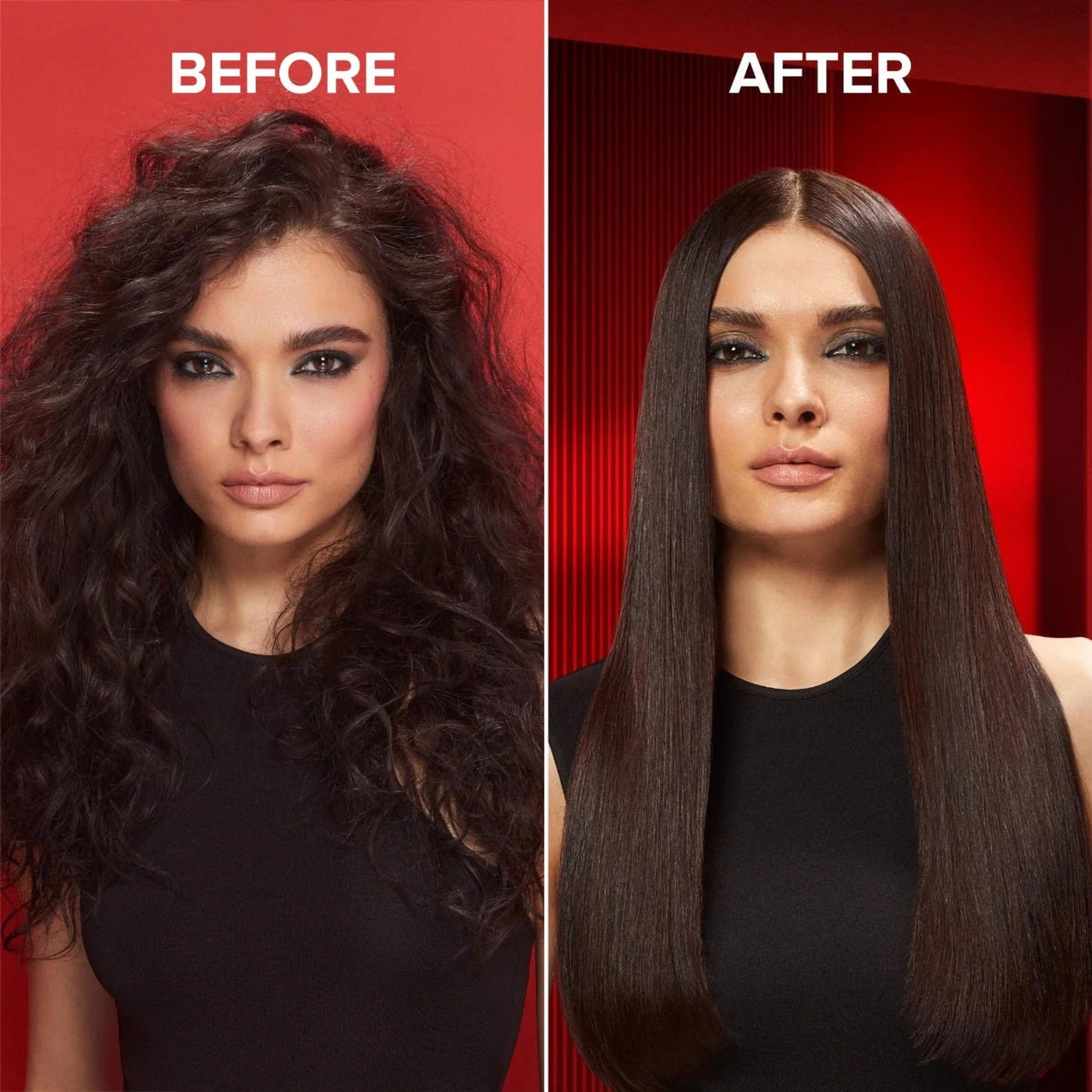 Przed: włosy kręcone, Po: włosy proste. Obie kobiety mają czarne topy.