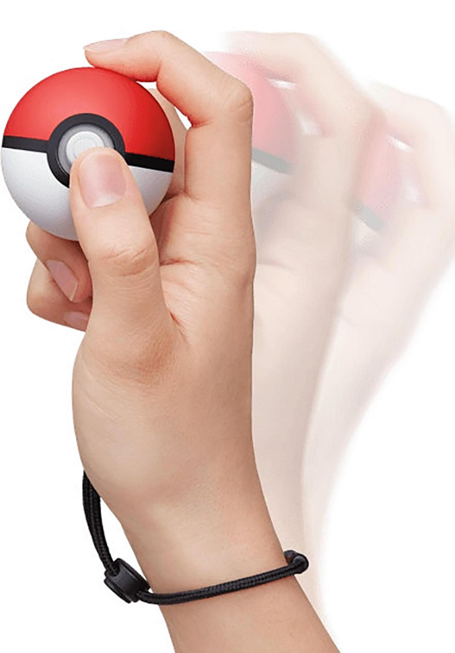 Eine Hand hält einen Pokeball mit einem Armband.