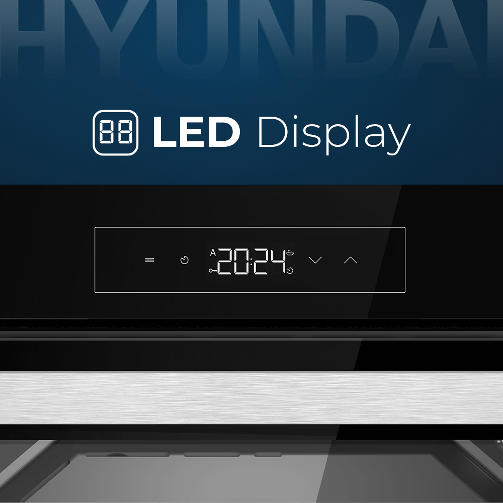 Logo Hyundai y pantalla LED mostrando hora 20:24