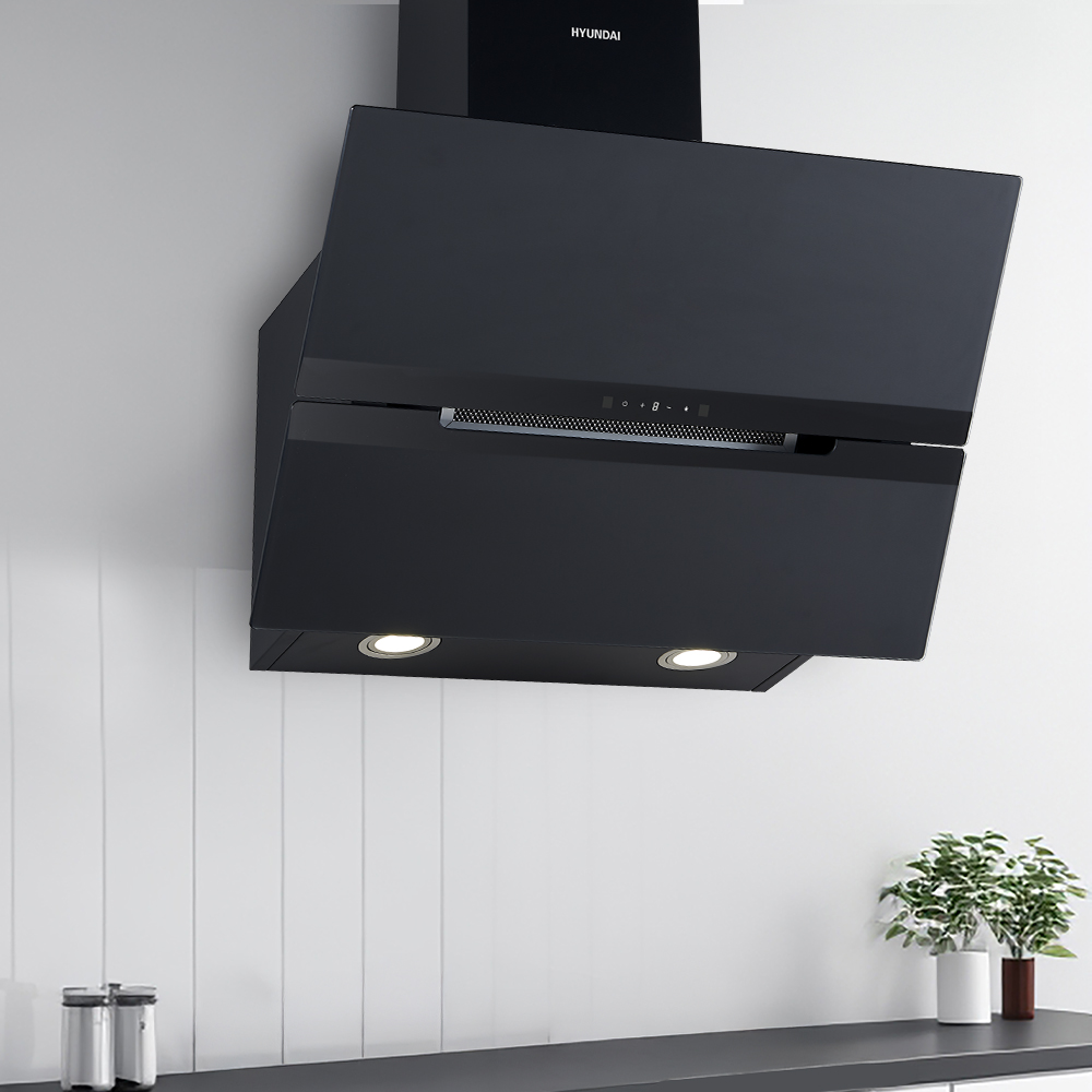 Una campana extractora negra Hyundai con luces y panel de control.