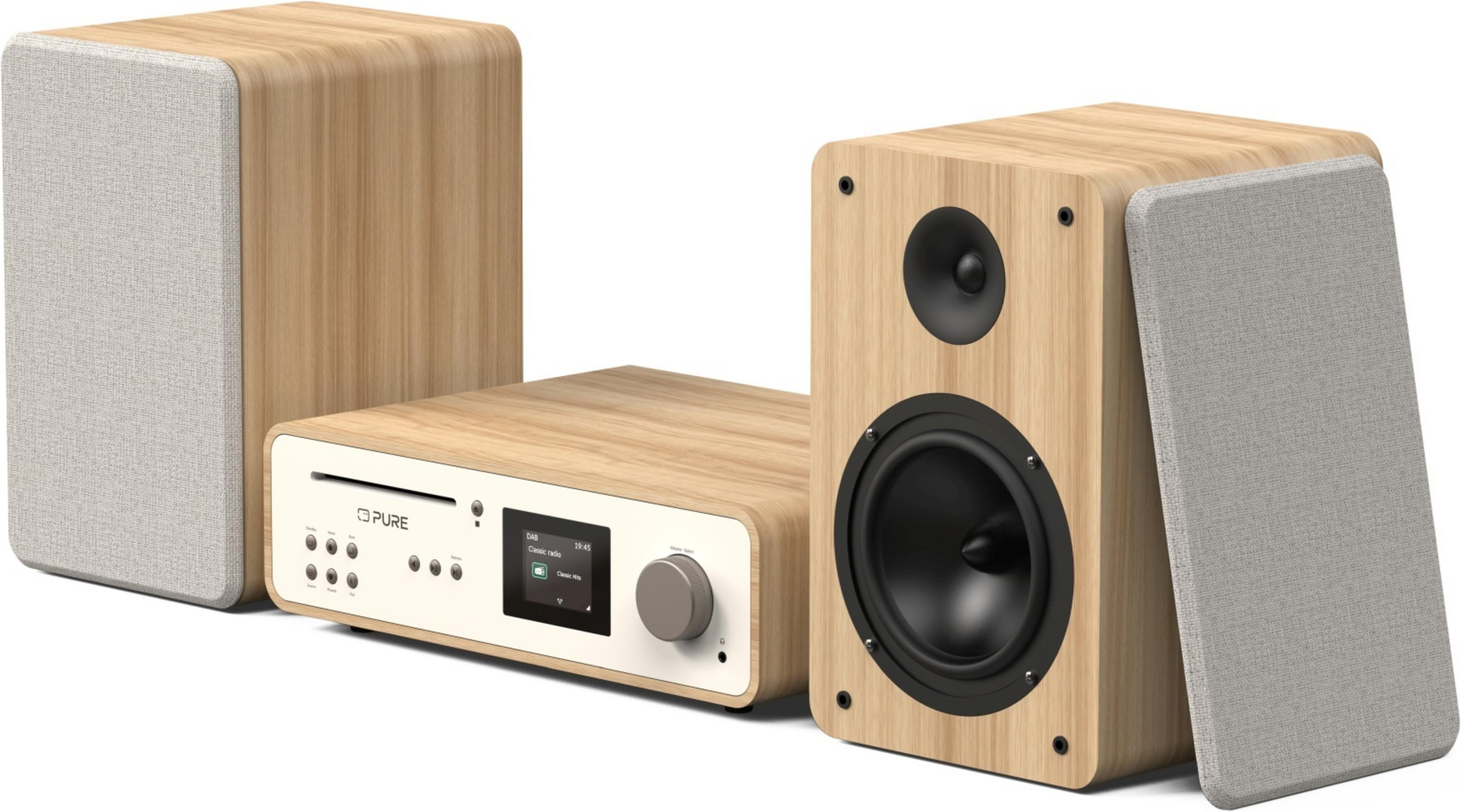 Impianto stereo finitura legno con altoparlanti e lettore CD.