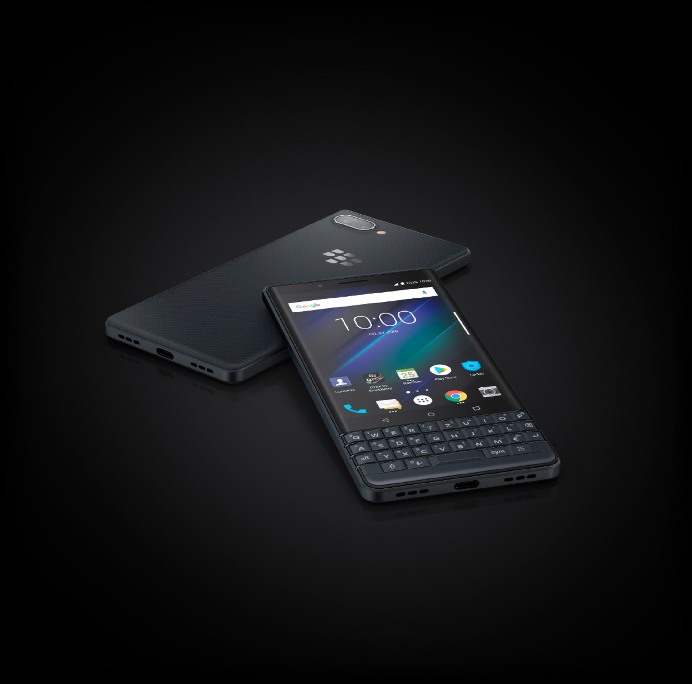 Ein dunkles Smartphone mit physischer Tastatur und beleuchtetem Bildschirm.