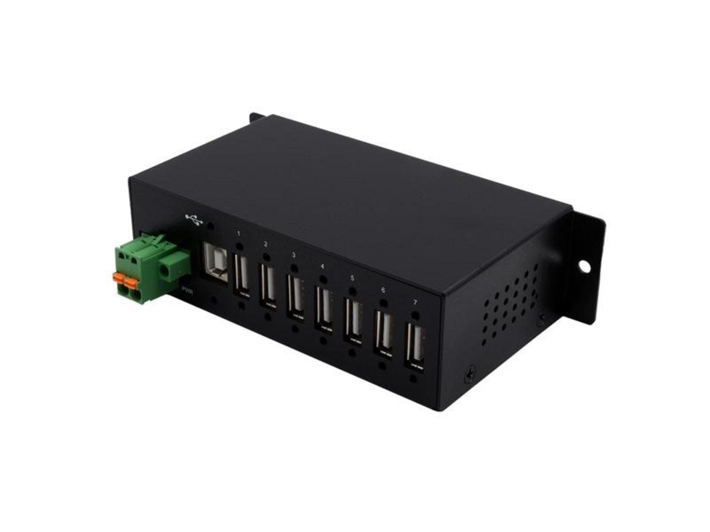 Hub USB nero a 7 porte con connettore di alimentazione verde sul lato.