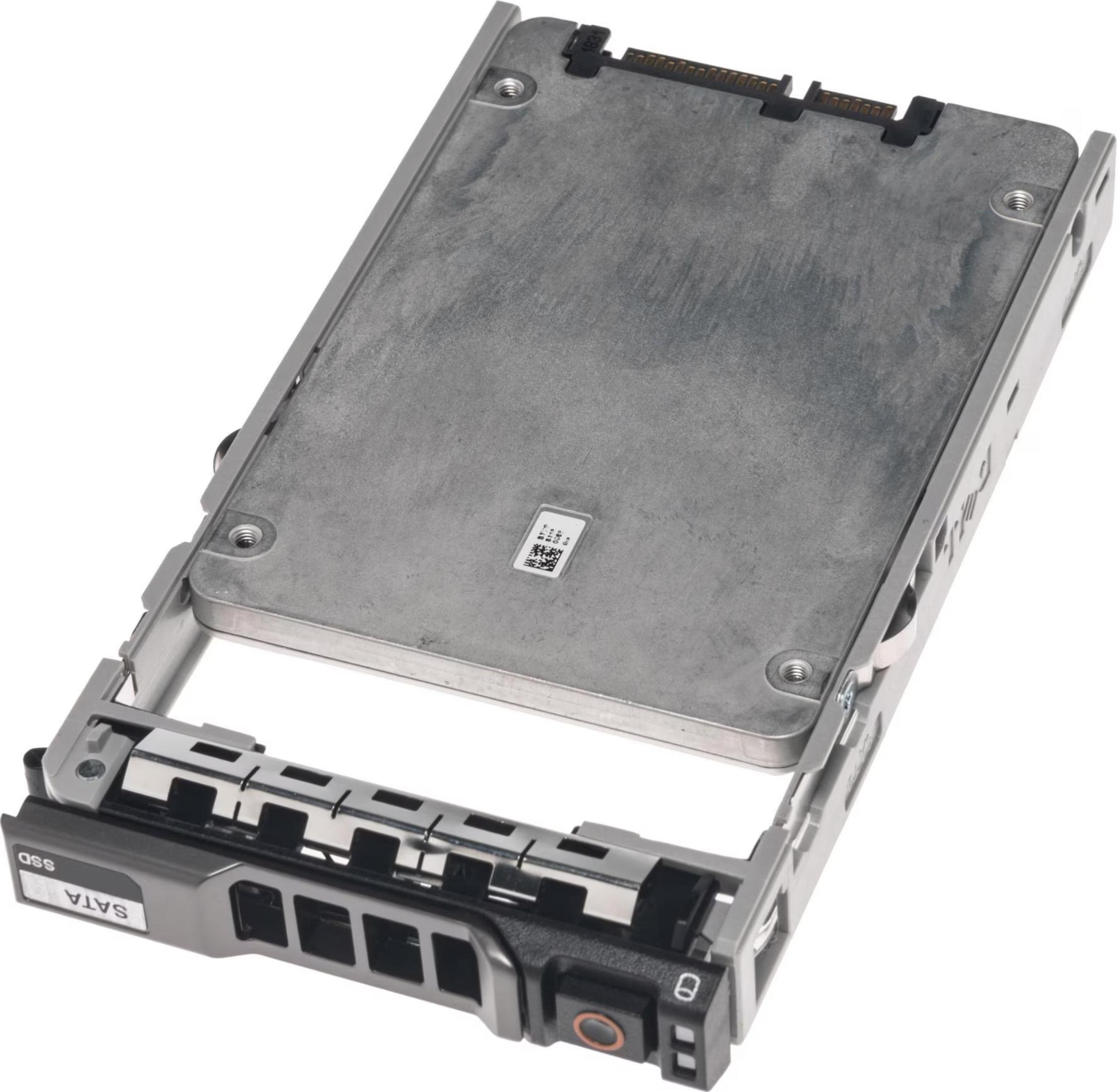 Silberne SSD in einem schwarzen und grauen Laufwerksschacht mit SATA-Etikett.