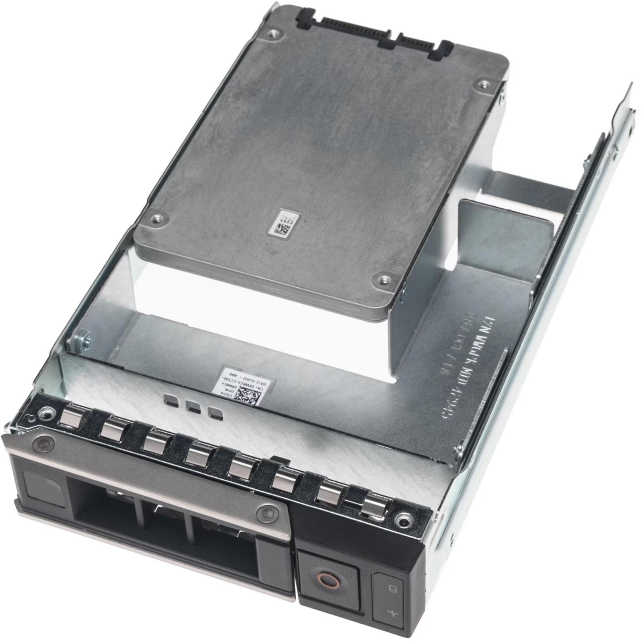Un hard disk argentato con pannello frontale nero e connettori.