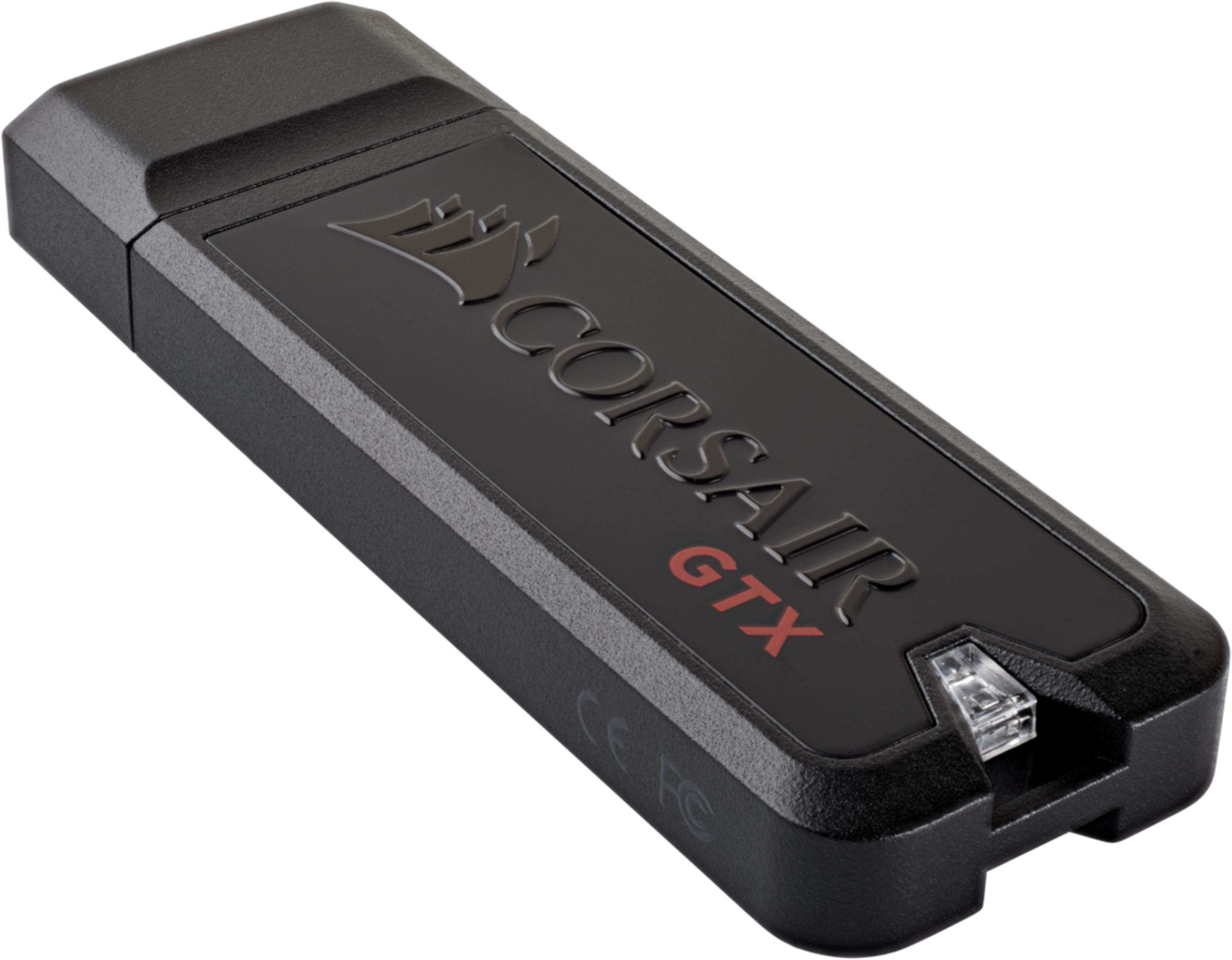 Schwarzer Corsair GTX USB-Stick mit geprägtem Logo und rotem Text.