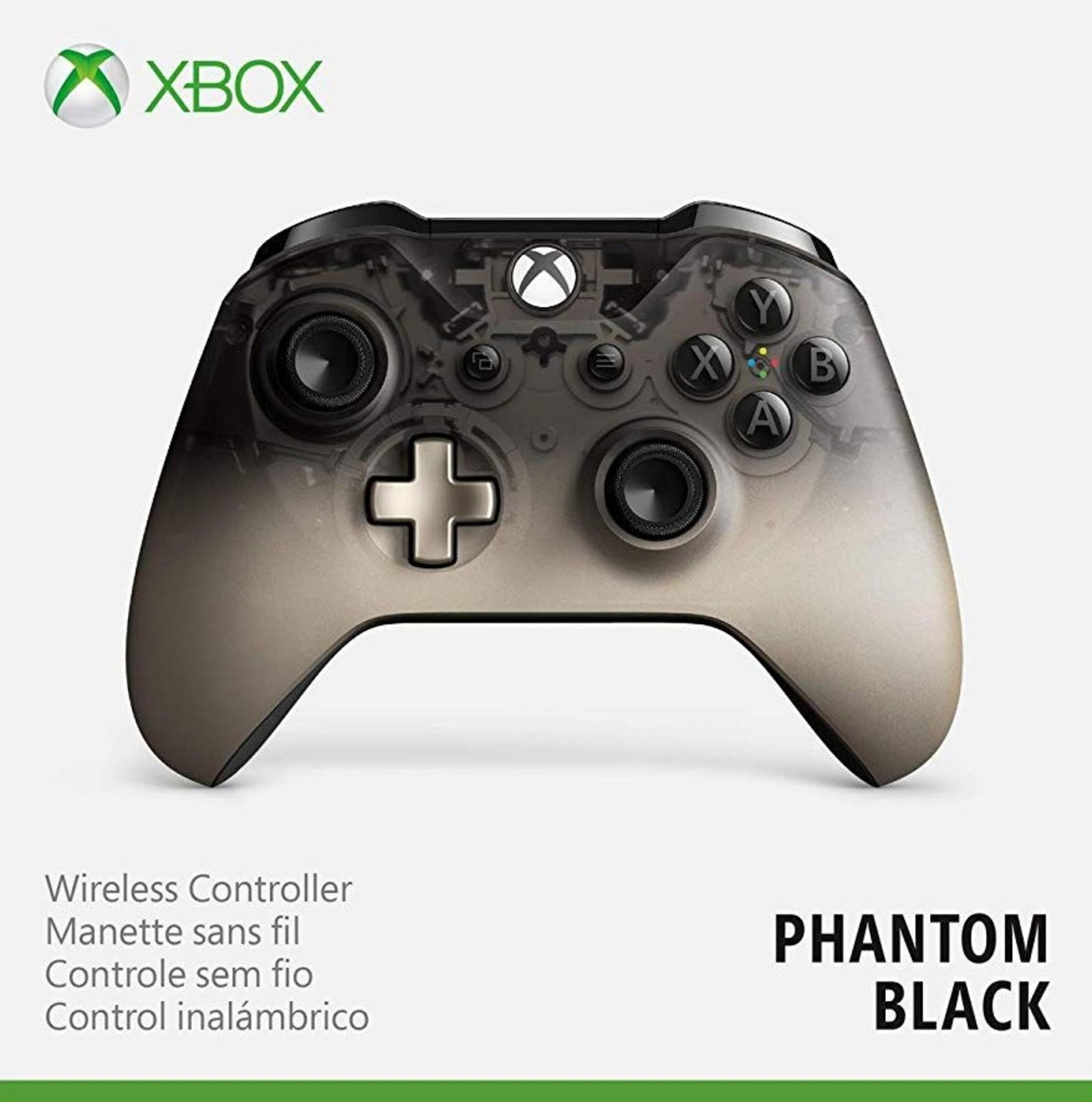 Xbox Controller in Phantom Black mit transparentem Gehäuse und silbernem Steuerkreuz.