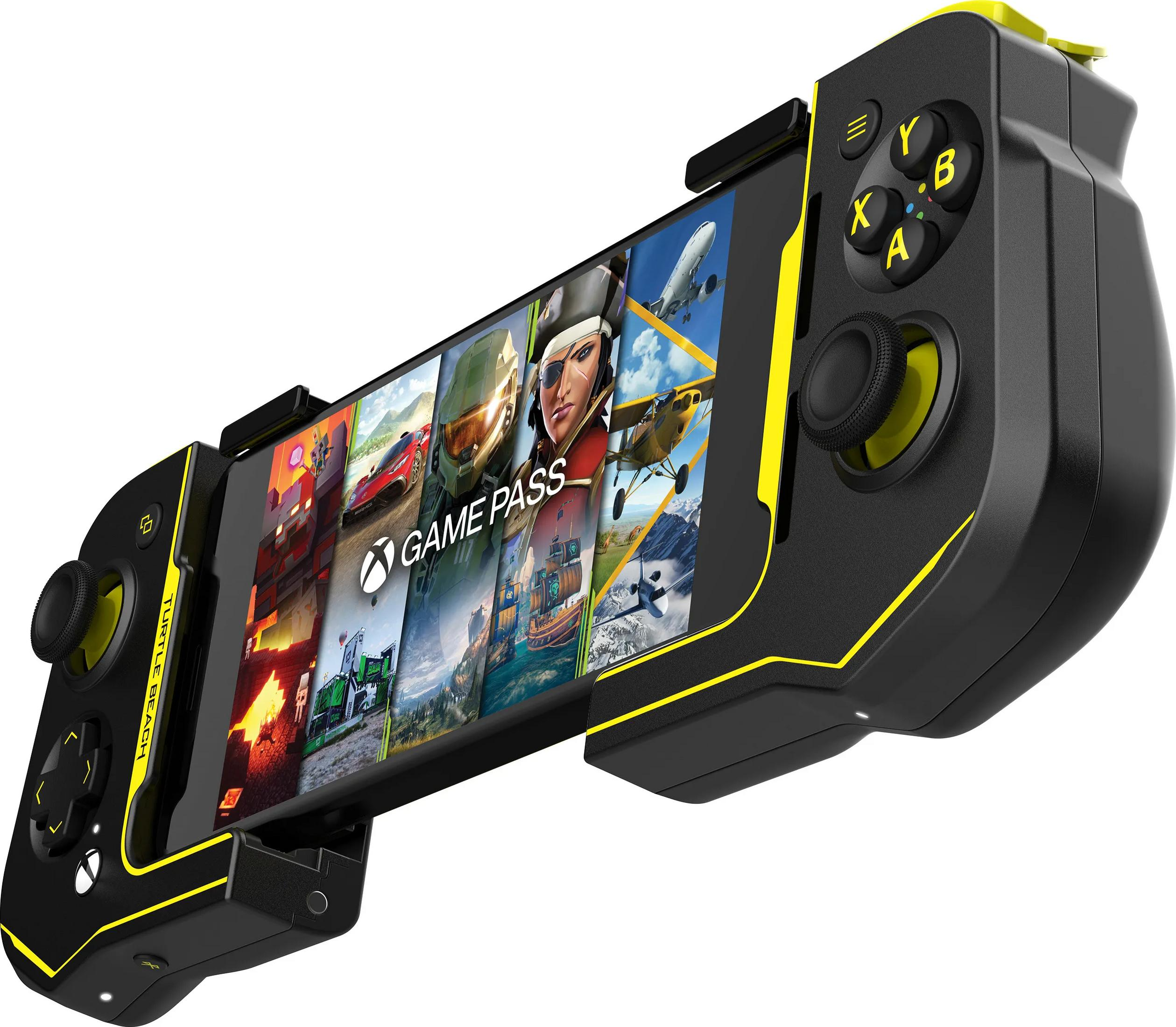 Ein schwarzer Gaming-Controller mit gelben Akzenten hält ein Smartphone mit Xbox Game Pass-Anzeigen.
