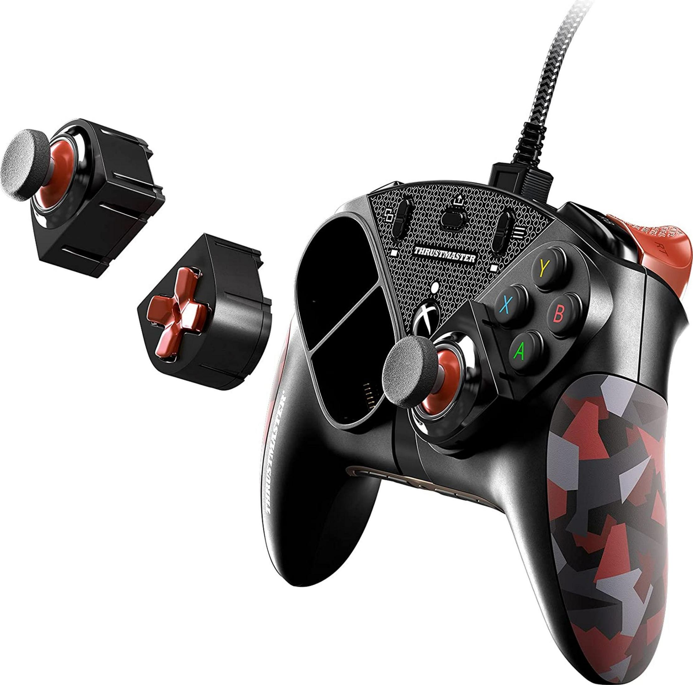 Un mando de juegos negro con camuflaje rojo y gris. Incluye piezas desmontables.