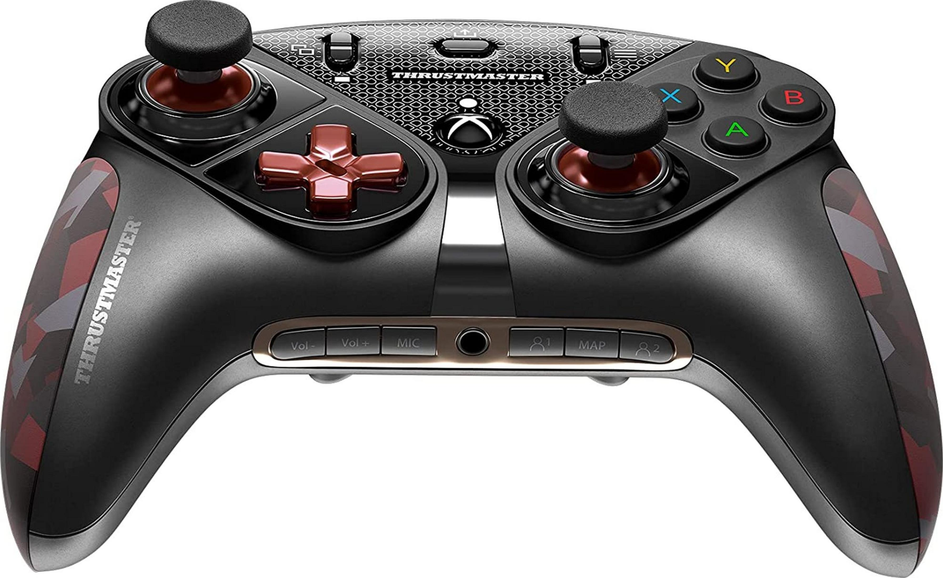 Controlador de juegos negro con acentos rojos, joysticks y botones.